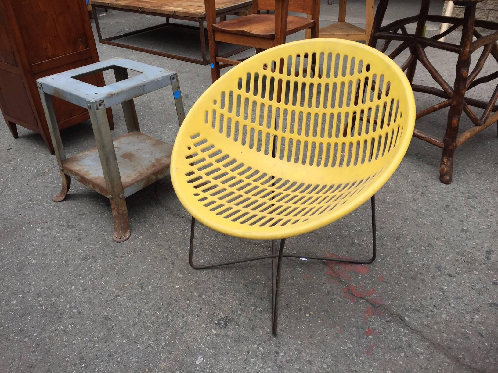 Mid-Century garden chair.
Measures: 28.50