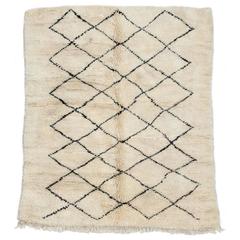 Beni Ourain Moroccan Rug with Multi-Diamond Pattern 3