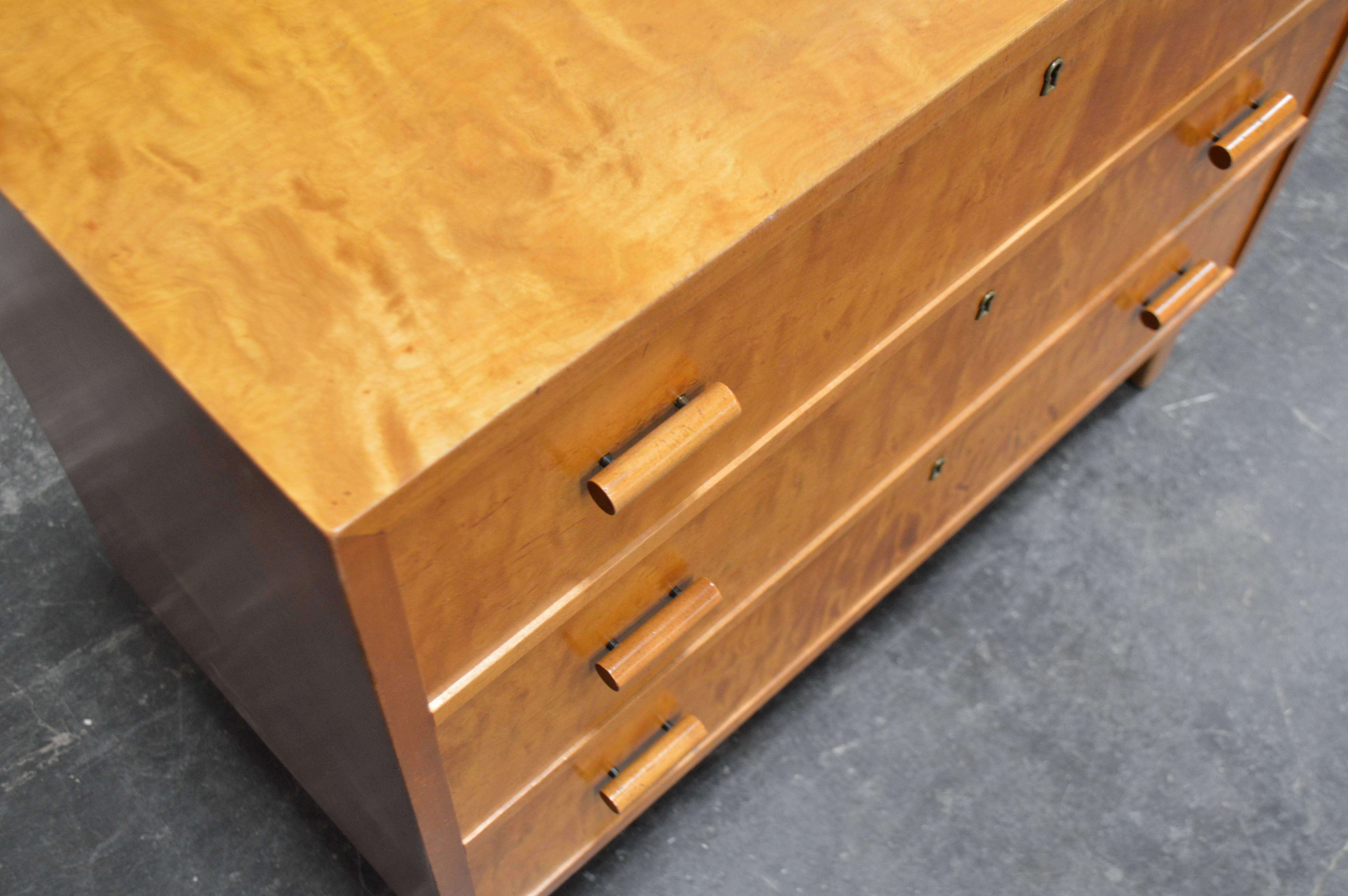Swedish Art Deco Moderne Three-Drawer Chest / Commode In Excellent Condition In Atlanta, GA