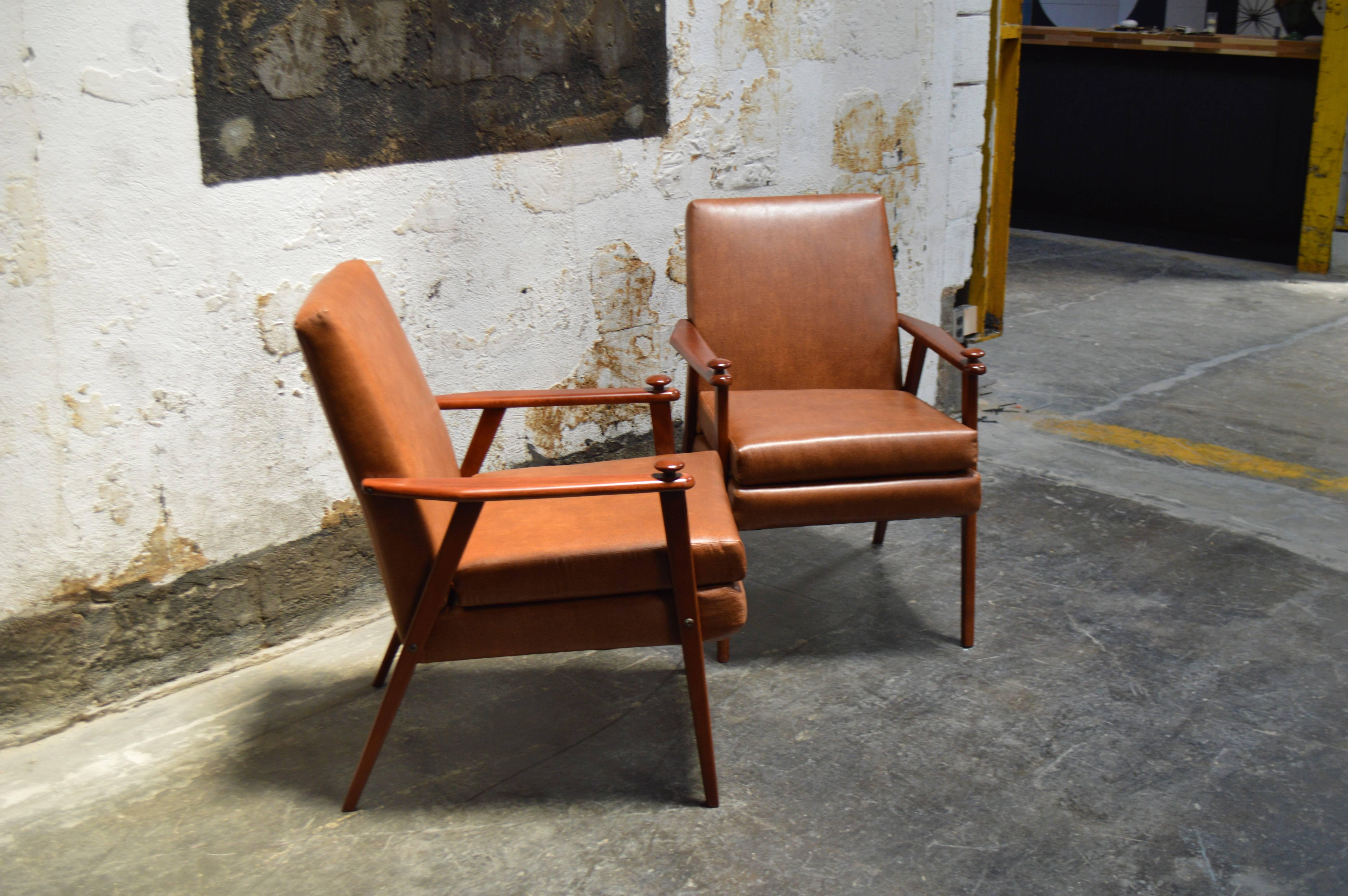 Pair of Mid-Century Modern Side Chairs In Good Condition In Atlanta, GA