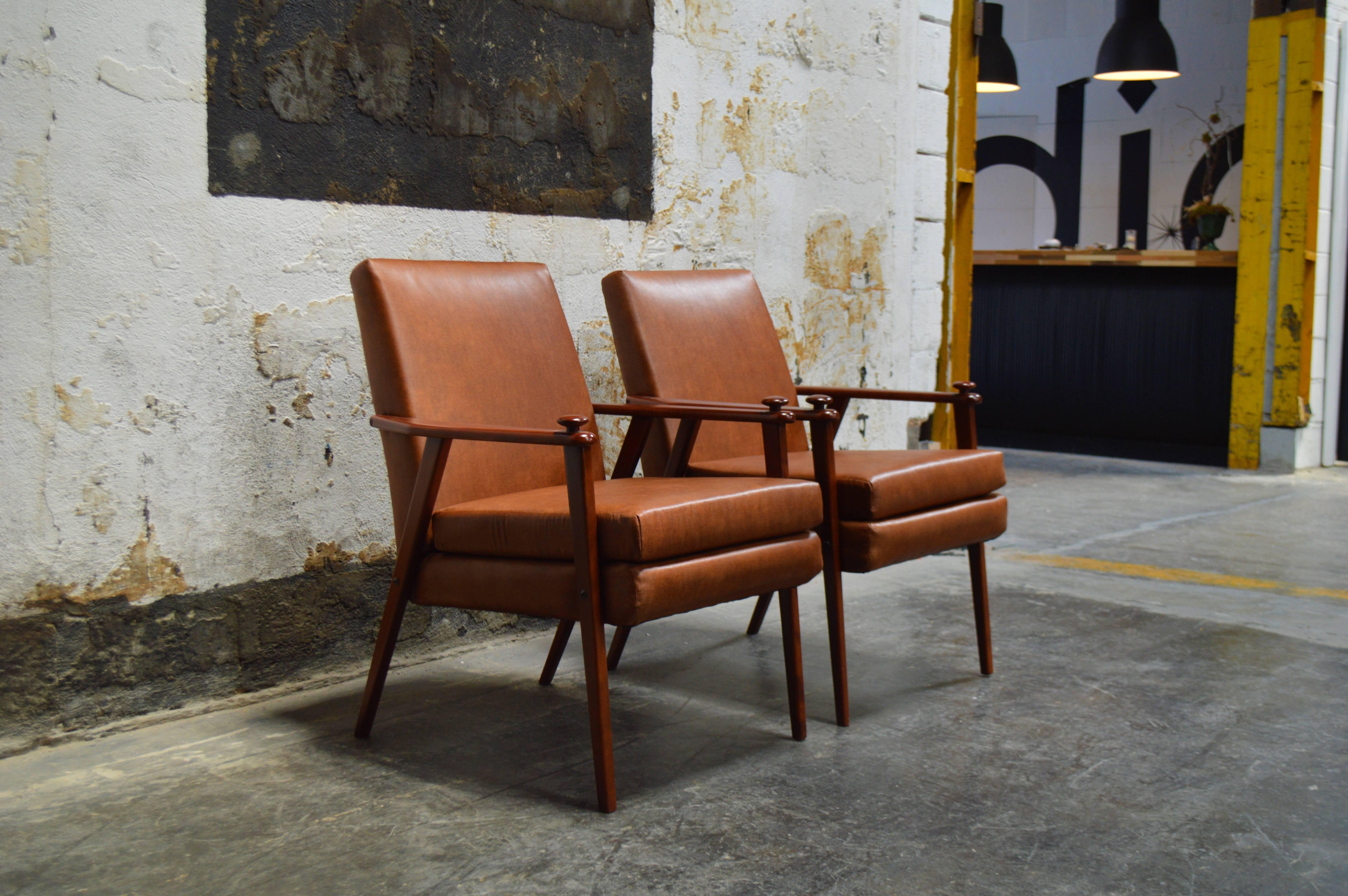 Mid-20th Century Pair of Mid-Century Modern Side Chairs