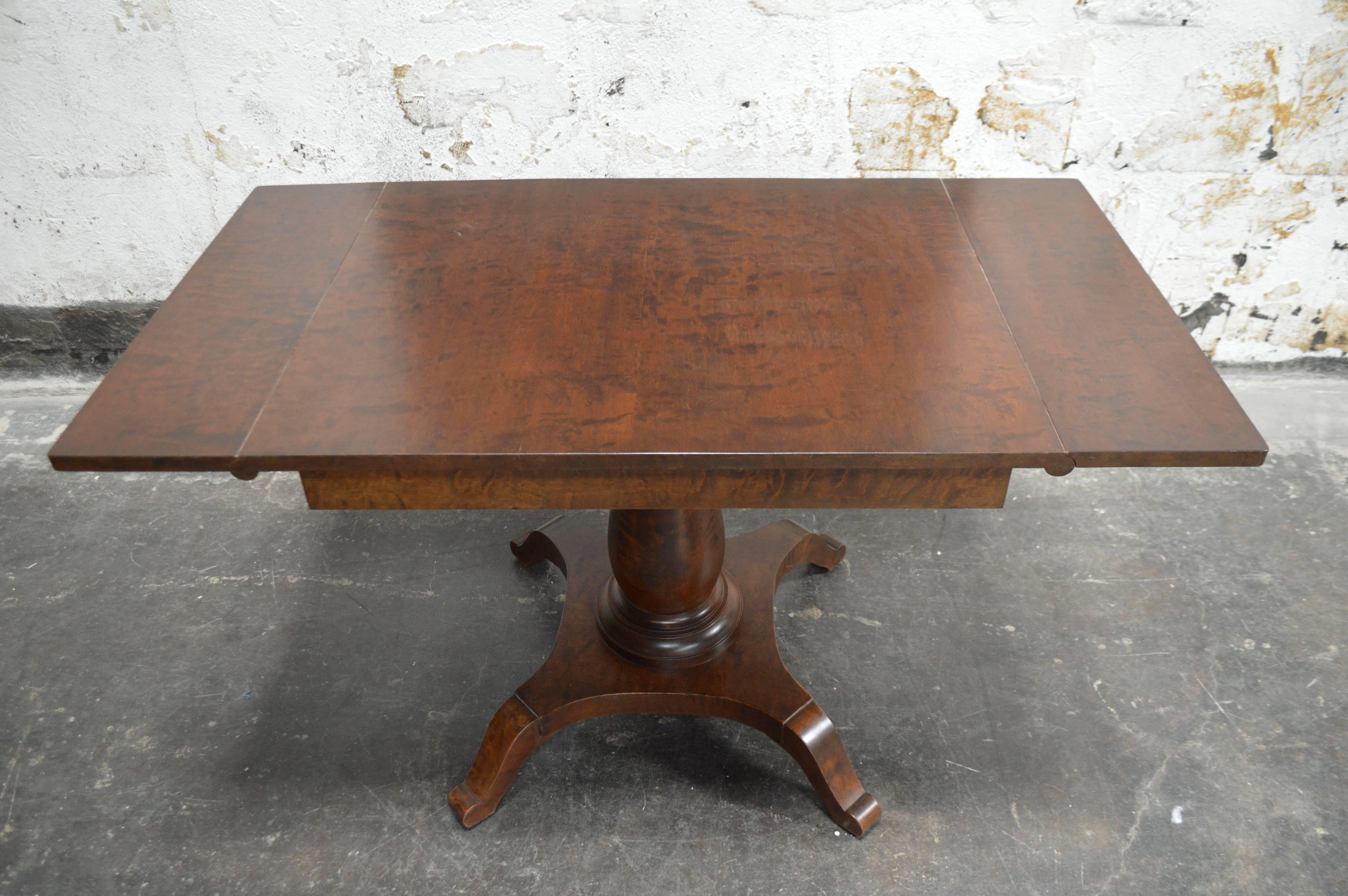 Early 20th Century Swedish Karl Johan Biedermeier Drop-Leaf Center Table For Sale