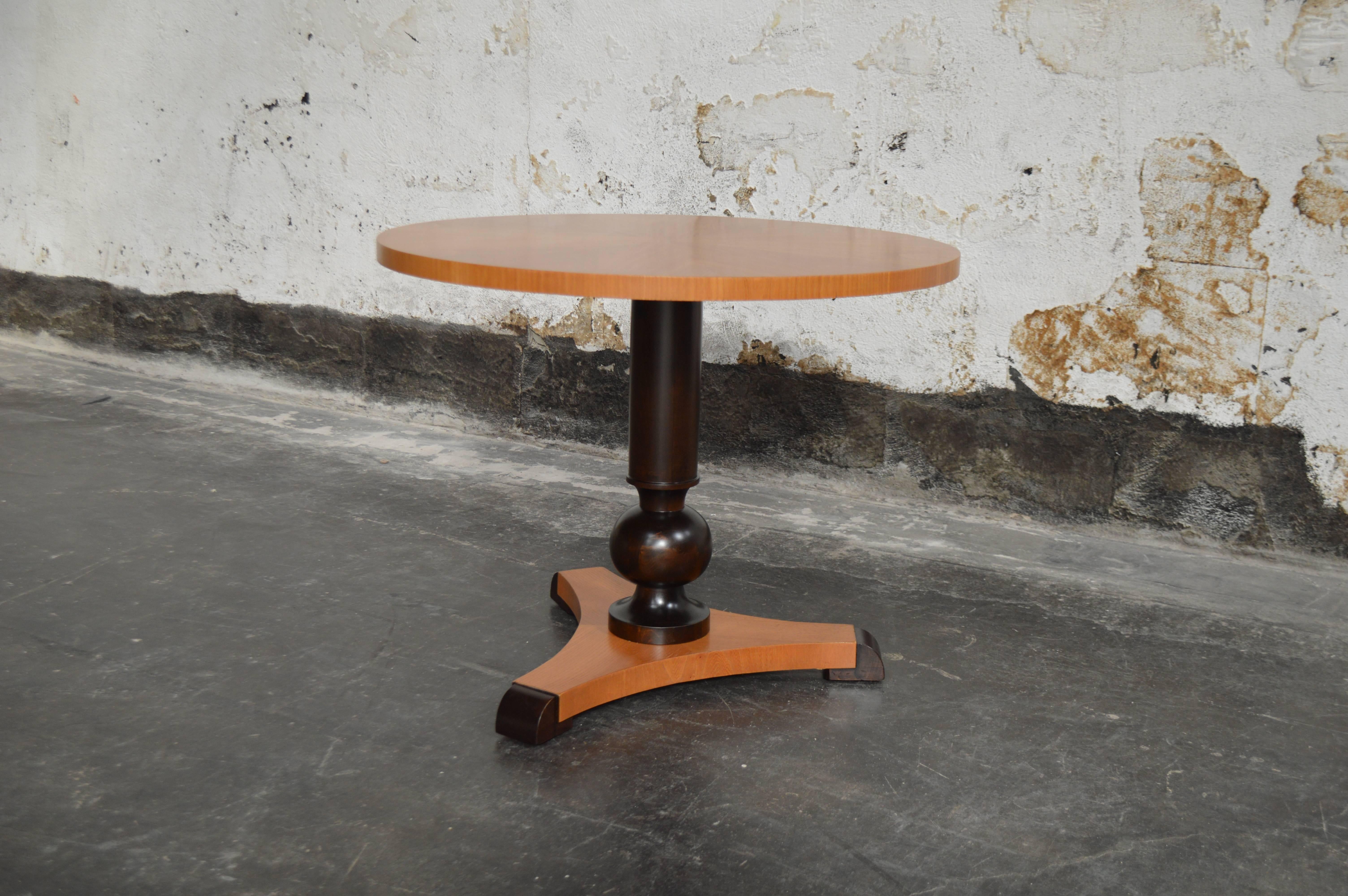 Birch Swedish Art Deco Moderne Round Pedestal End or Side Table For Sale
