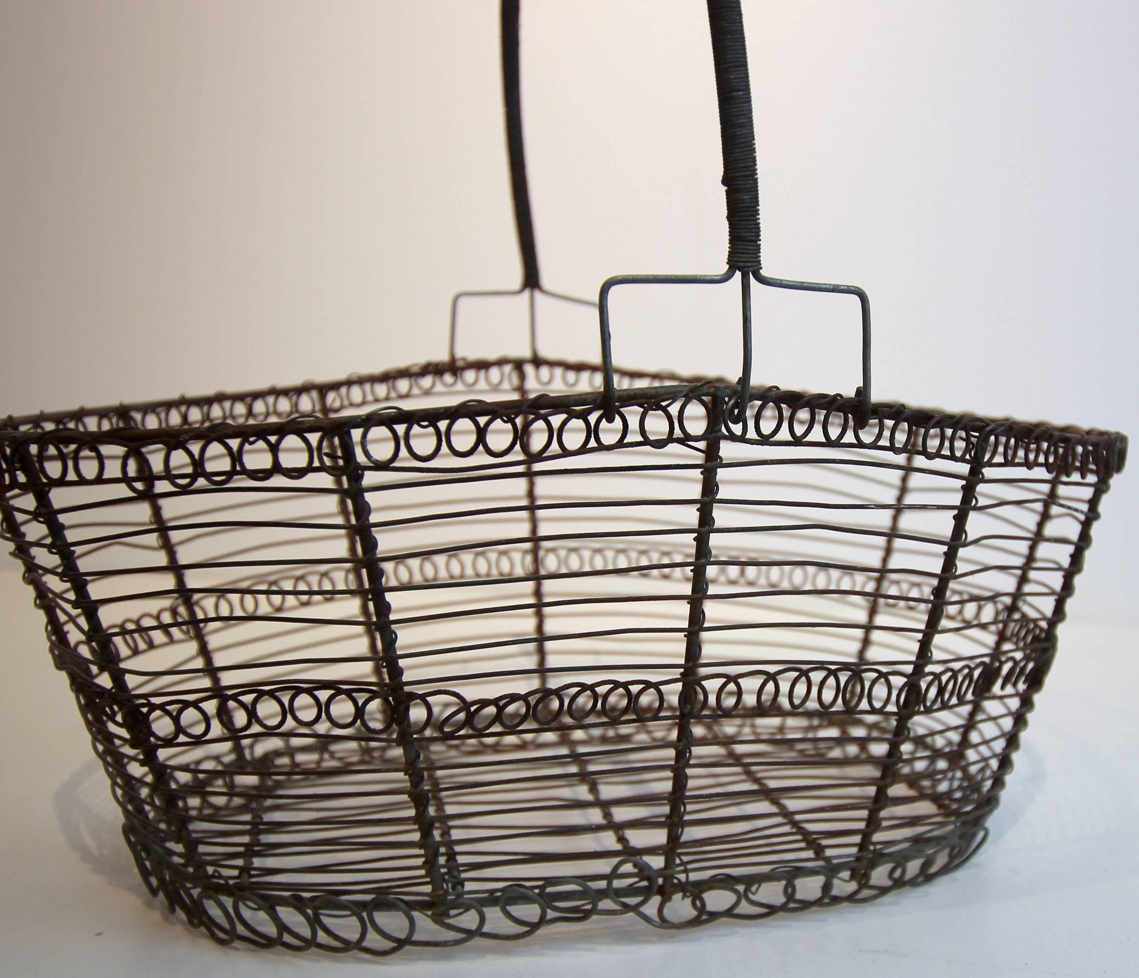 French Wire Basket, circa 1900 In Excellent Condition For Sale In Philadelphia, PA