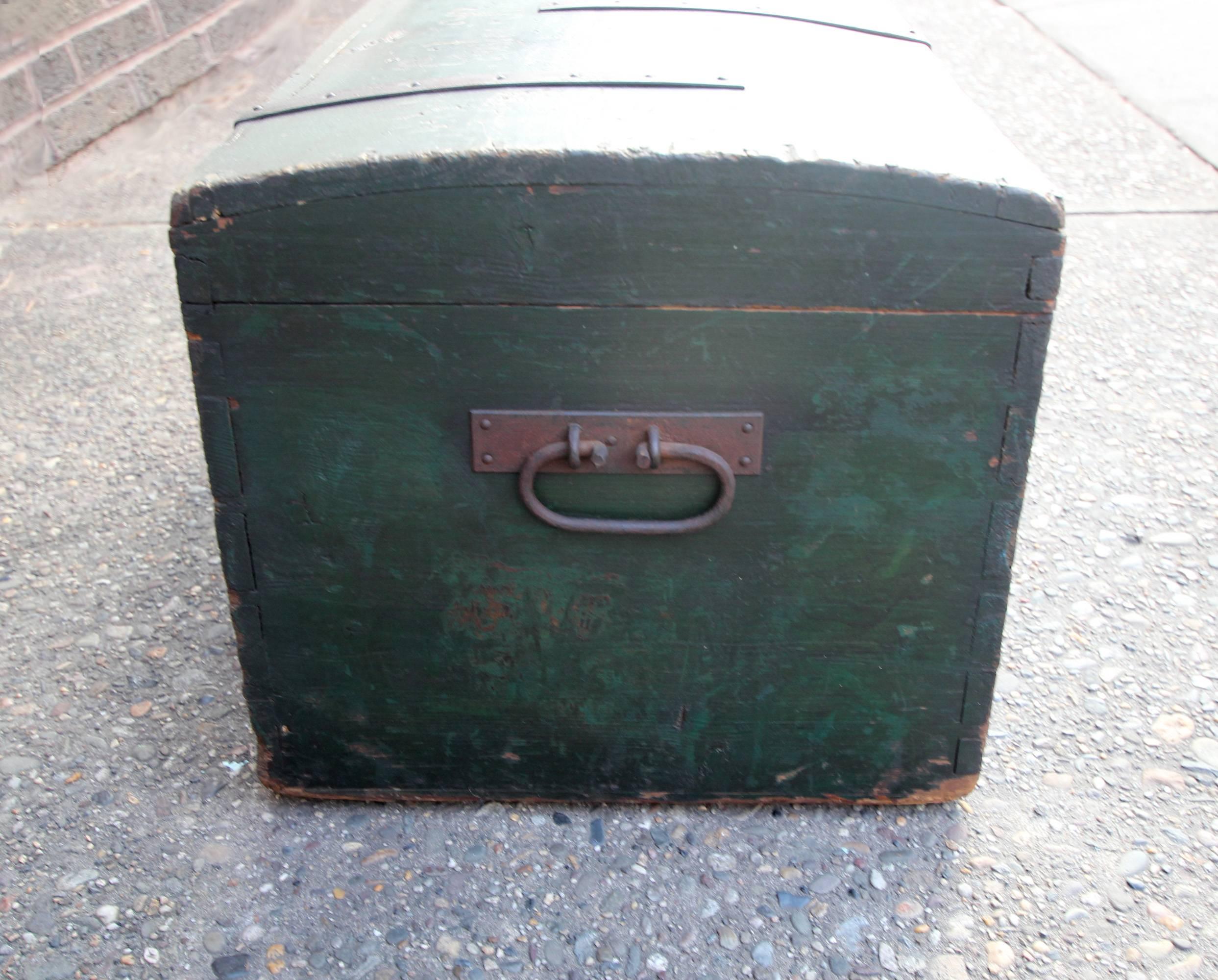 European Painted Travel Trunk Naming Steamer Company, circa 1900 For Sale