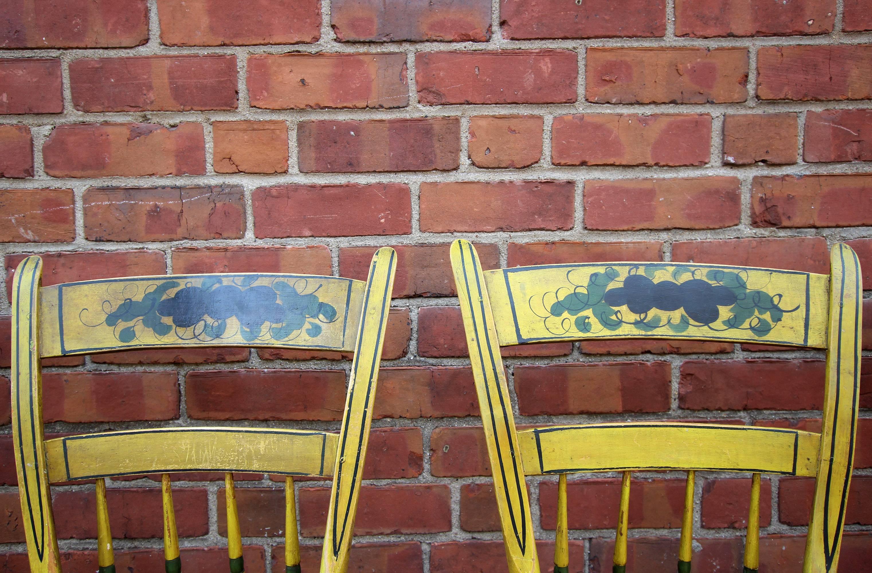 American Set of Six Yellow Paint Decorated Chairs, New England, circa 1840 For Sale