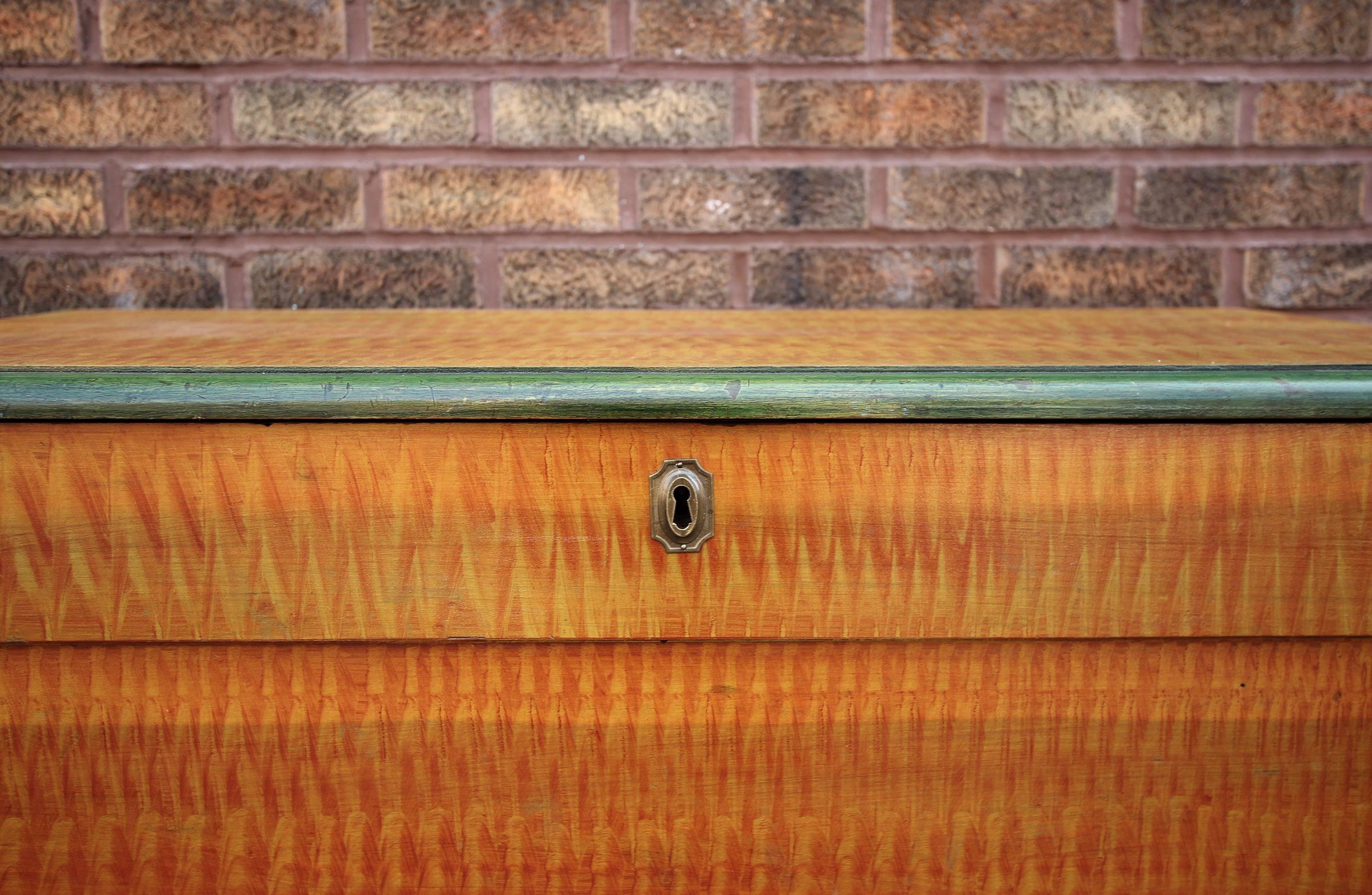Pennsylvania Grain Painted Blanket Chest with Drawers 1