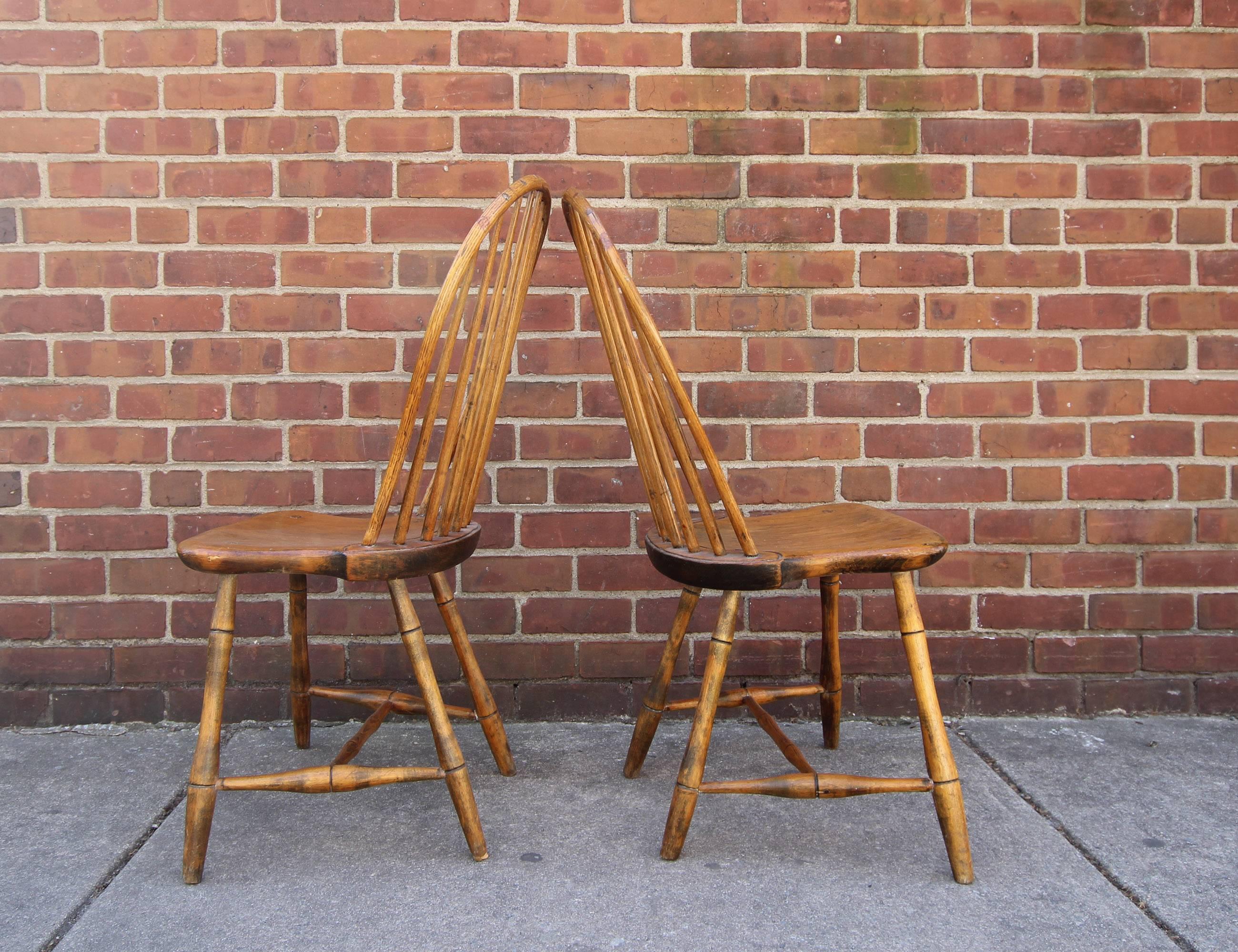 American Pair of Bow-Back Windsor Chairs For Sale