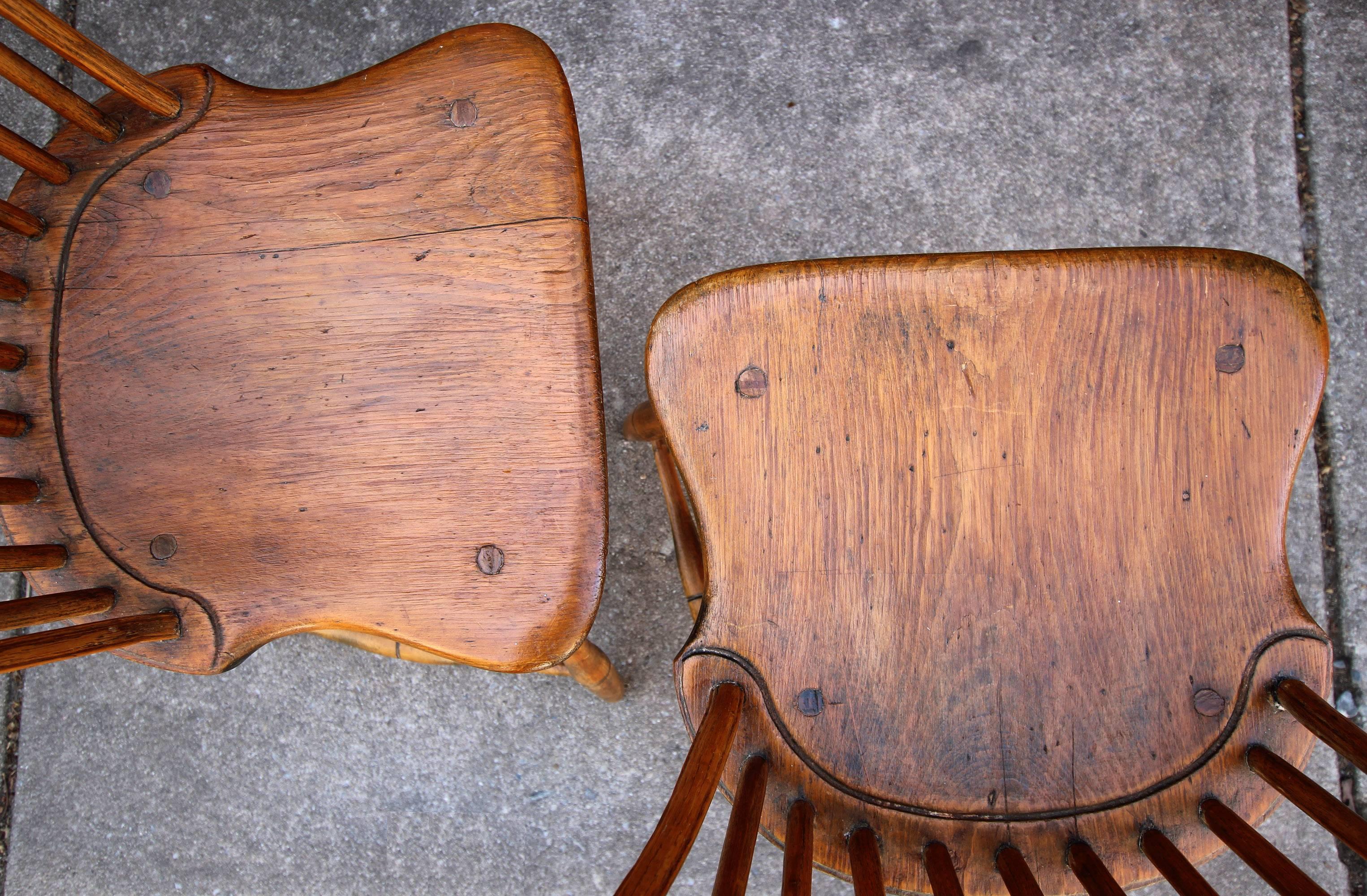 Country Pair of Bow-Back Windsor Chairs For Sale