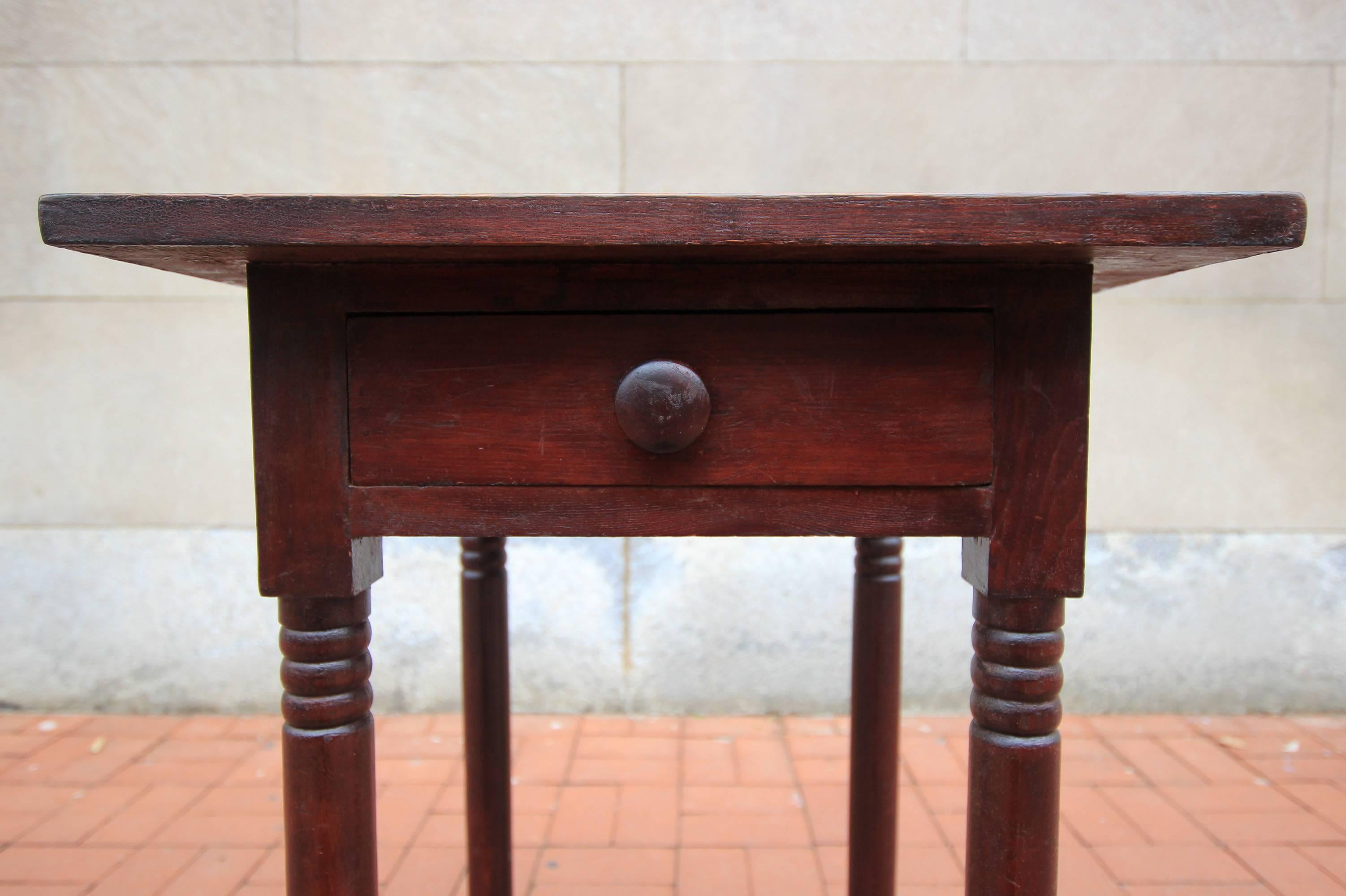 One Drawer Stand in Original Dark Stain In Excellent Condition For Sale In Philadelphia, PA