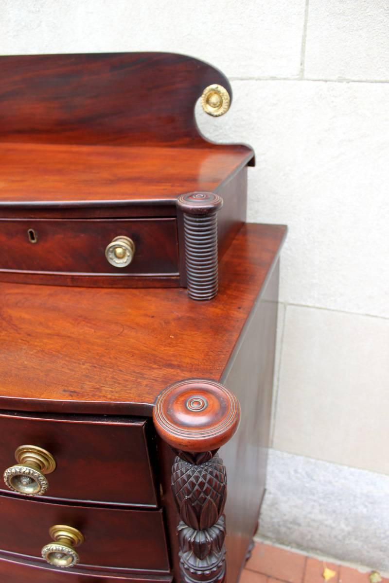 Exceptional North Shore, Massachusetts Mahogany Chest, circa 1820 In Excellent Condition For Sale In Philadelphia, PA