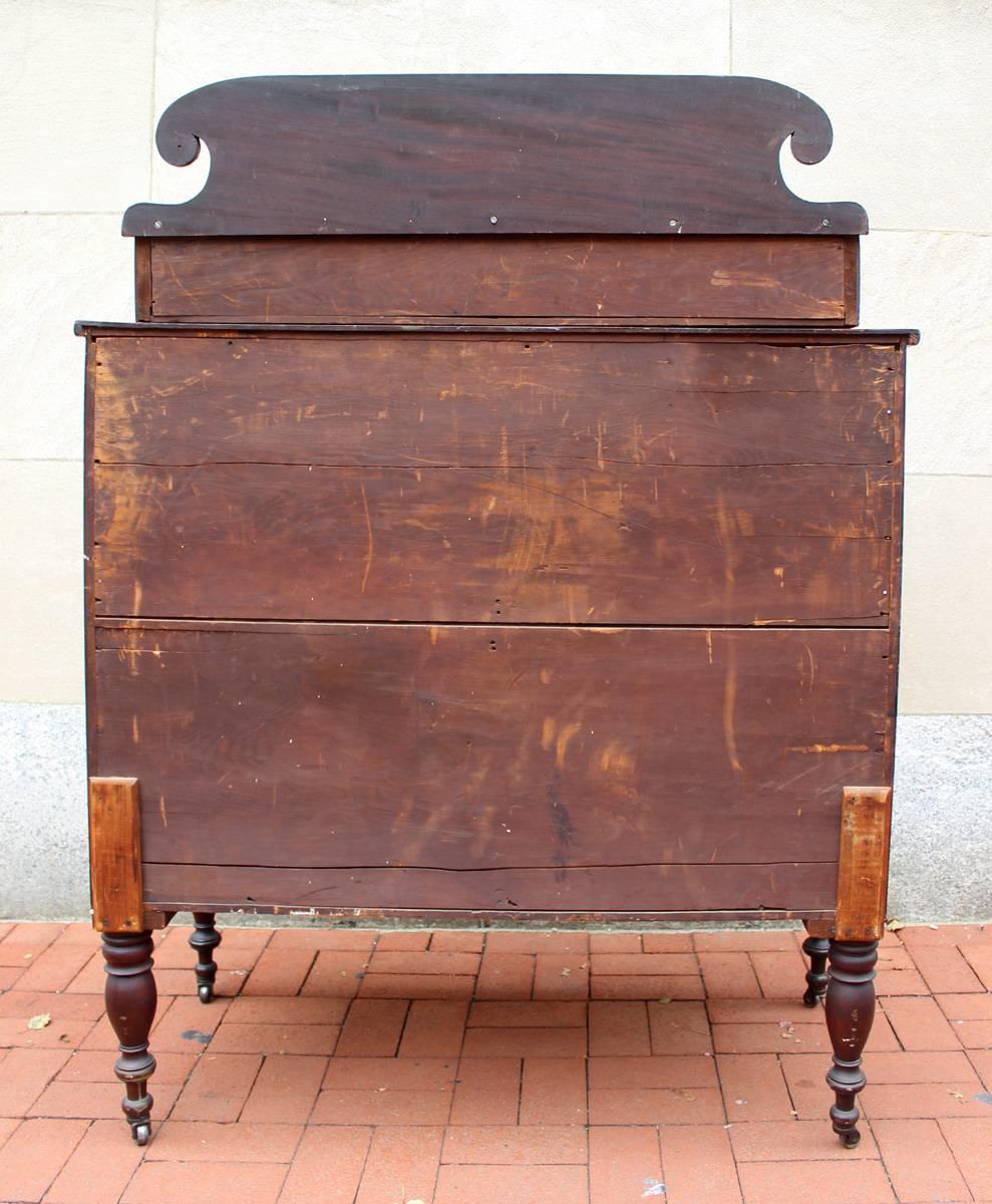 Exceptional North Shore, Massachusetts Mahogany Chest, circa 1820 For Sale 4