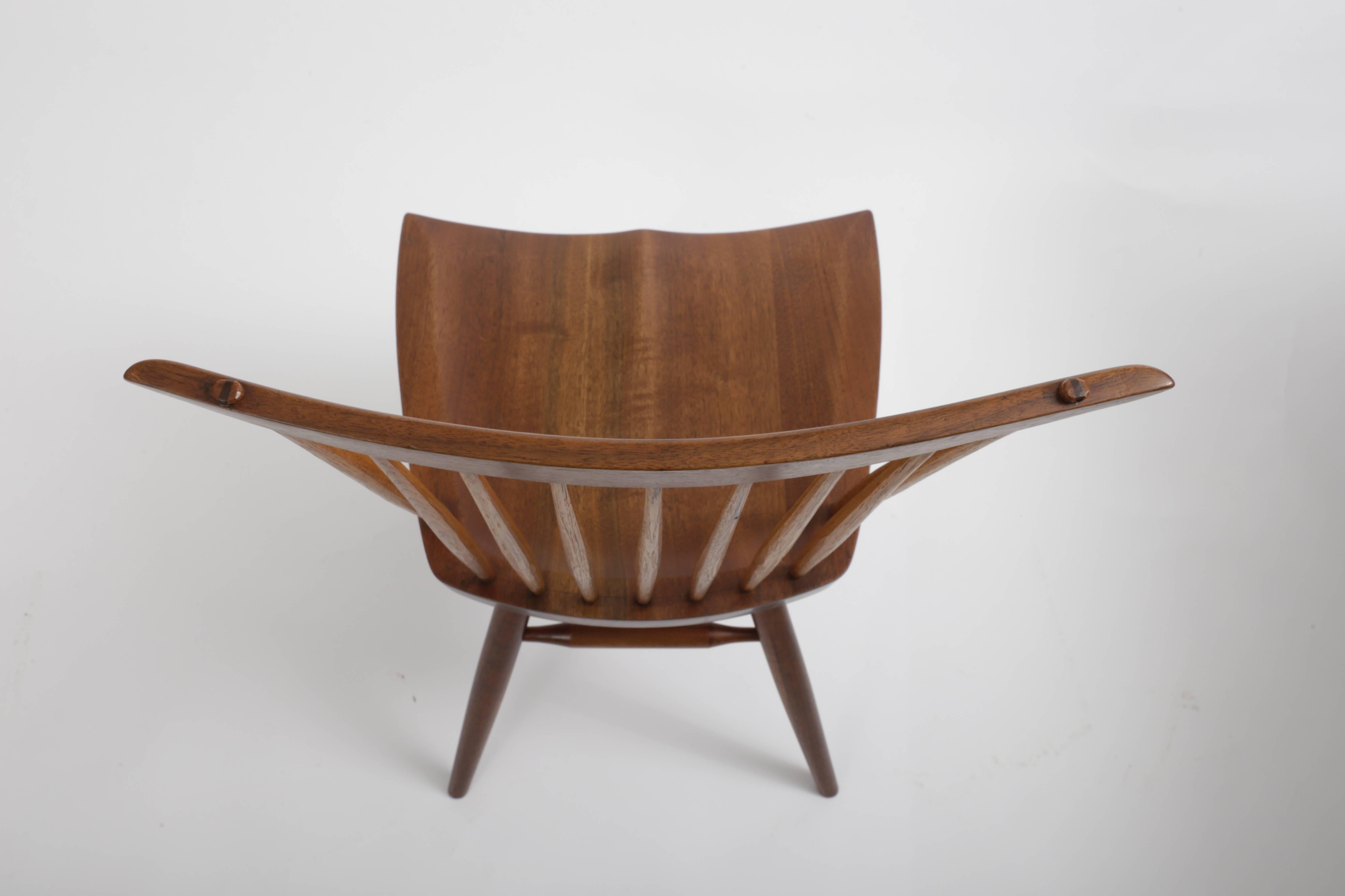 Set of Eight New Style Chairs by George Nakashima In Excellent Condition For Sale In Sea Cliff, NY