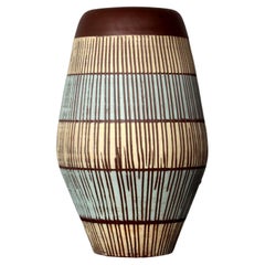 Vase de sol en céramique Sawa, décor sgraffite, Allemagne, 50 cm, années 1950