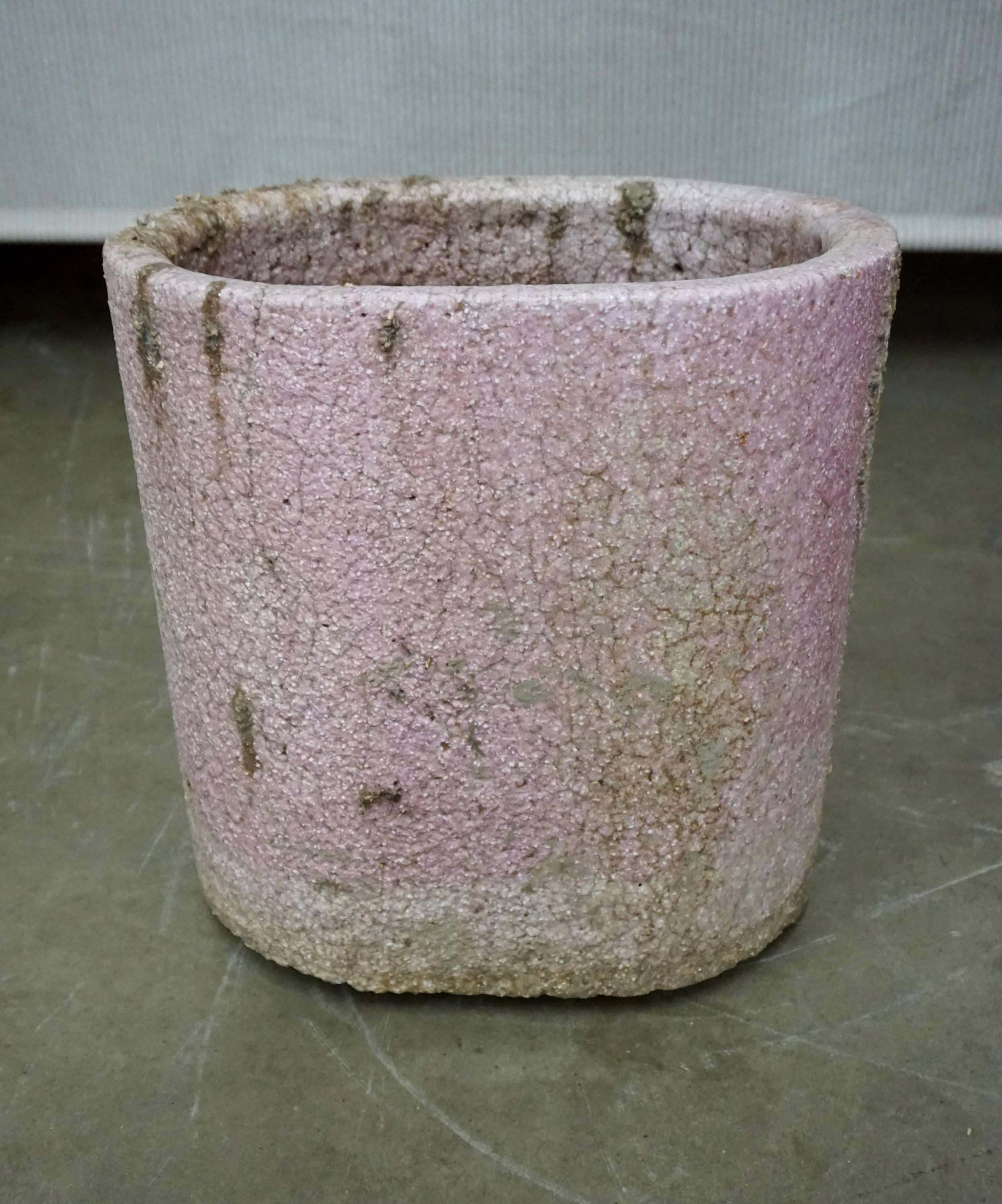 Ceramic vessel used to melt glass at very high temperatures. Enhanced by the crackling and the glass remnants and drippings. Can be used as a planter or decorative object, indoors or outdoors.
Multiple crucibles available.