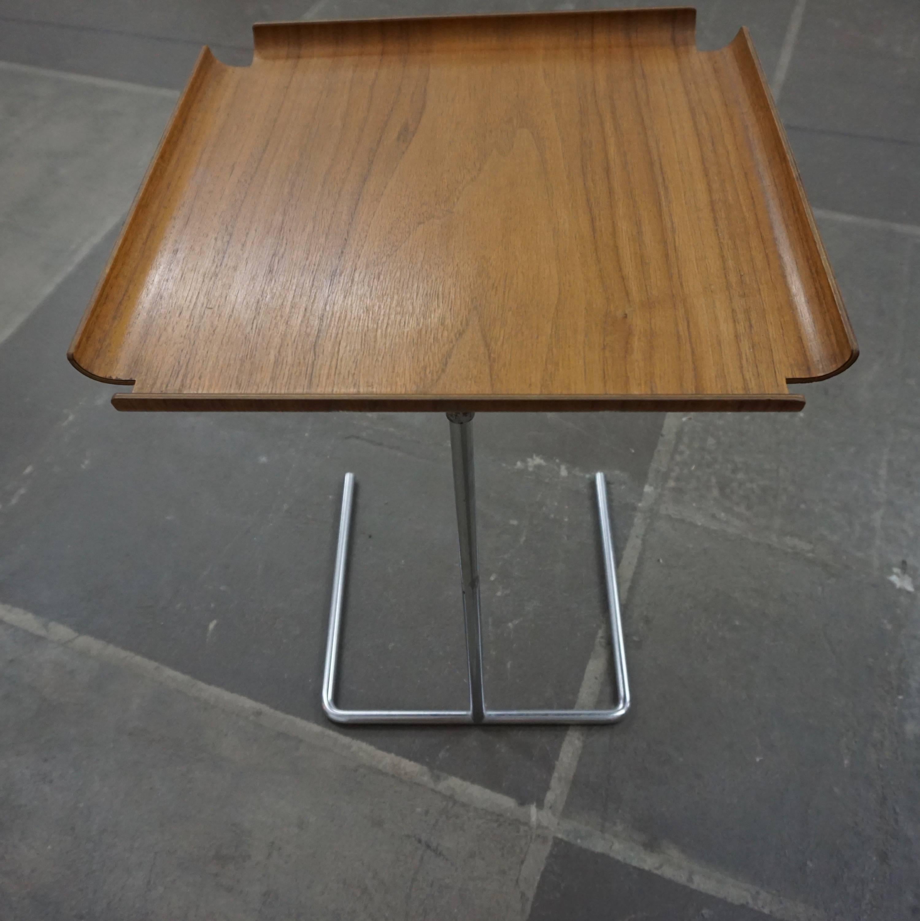 Versatile design by George Nelson for Herman Miller. Molded walnut plywood top which is 17