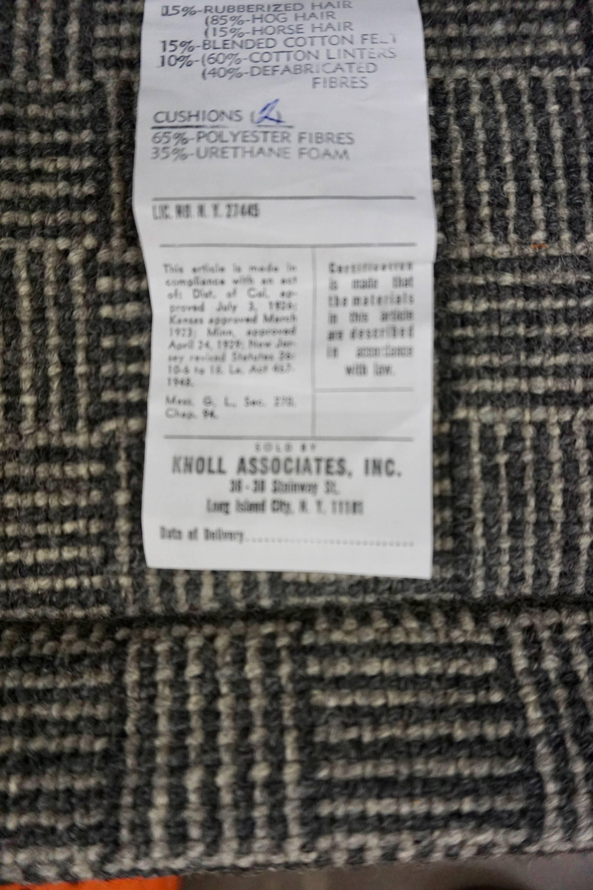 Pair of Knoll Lounge Chairs In Excellent Condition In Cathedral City, CA