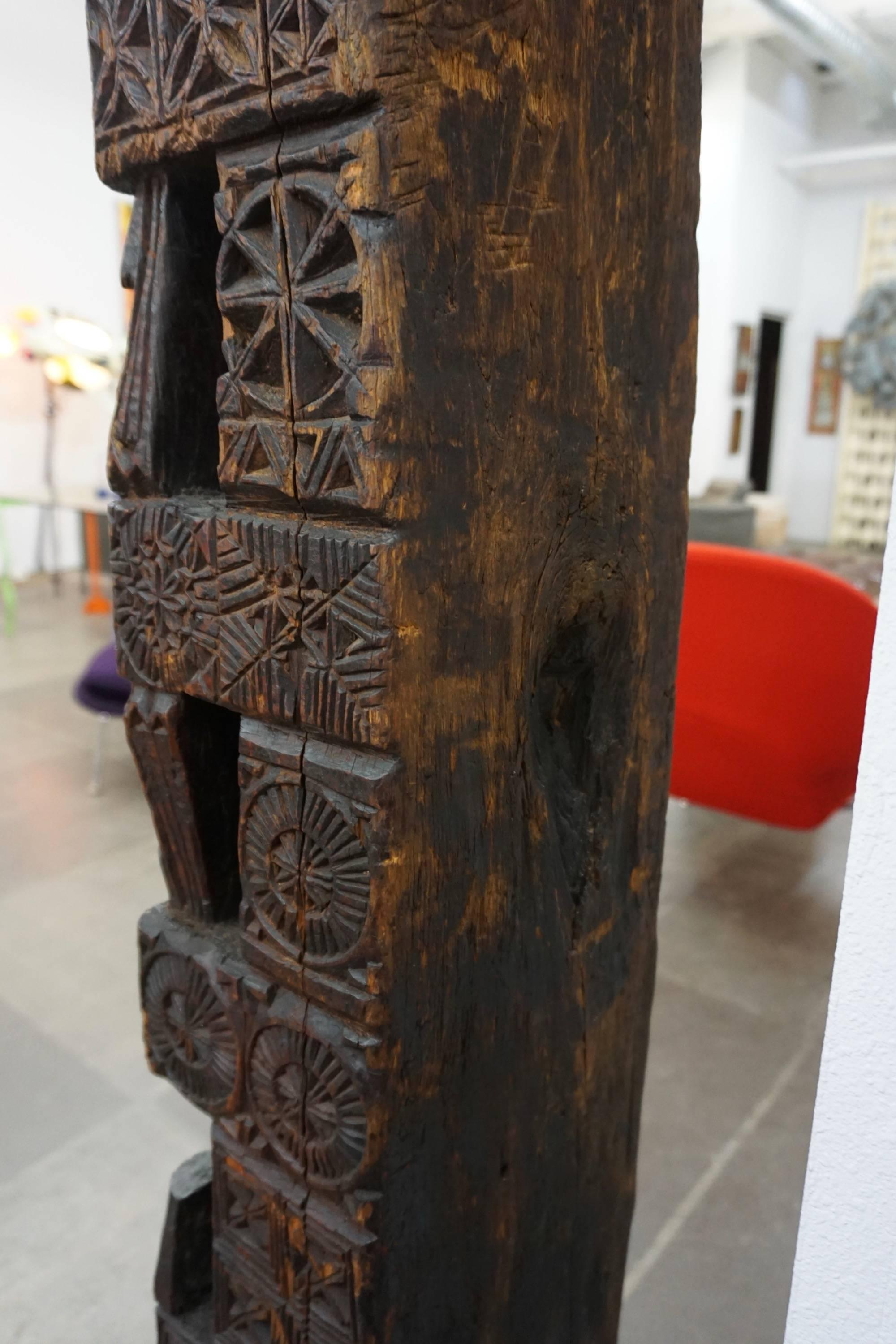 Hand-Carved Wood TOTEM For Sale 3