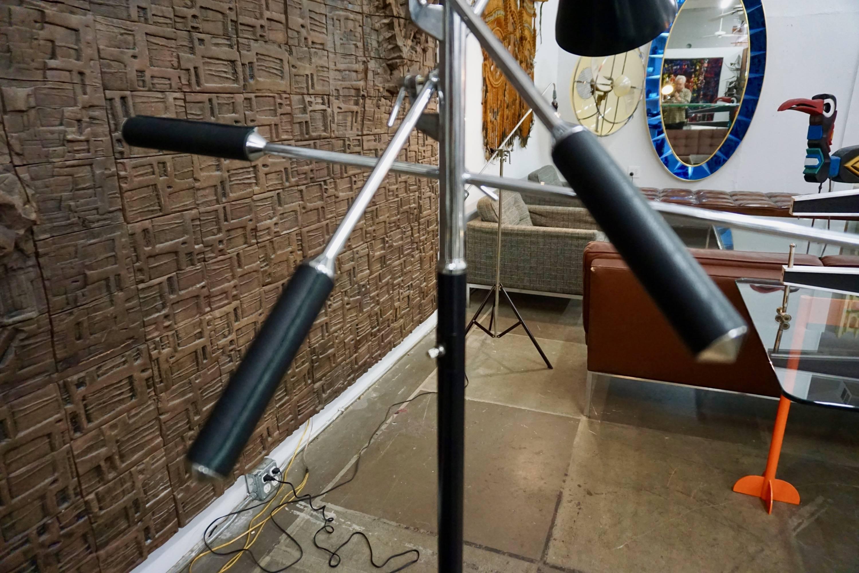 Arredoluce Style Floor Lamp In Excellent Condition For Sale In Cathedral City, CA