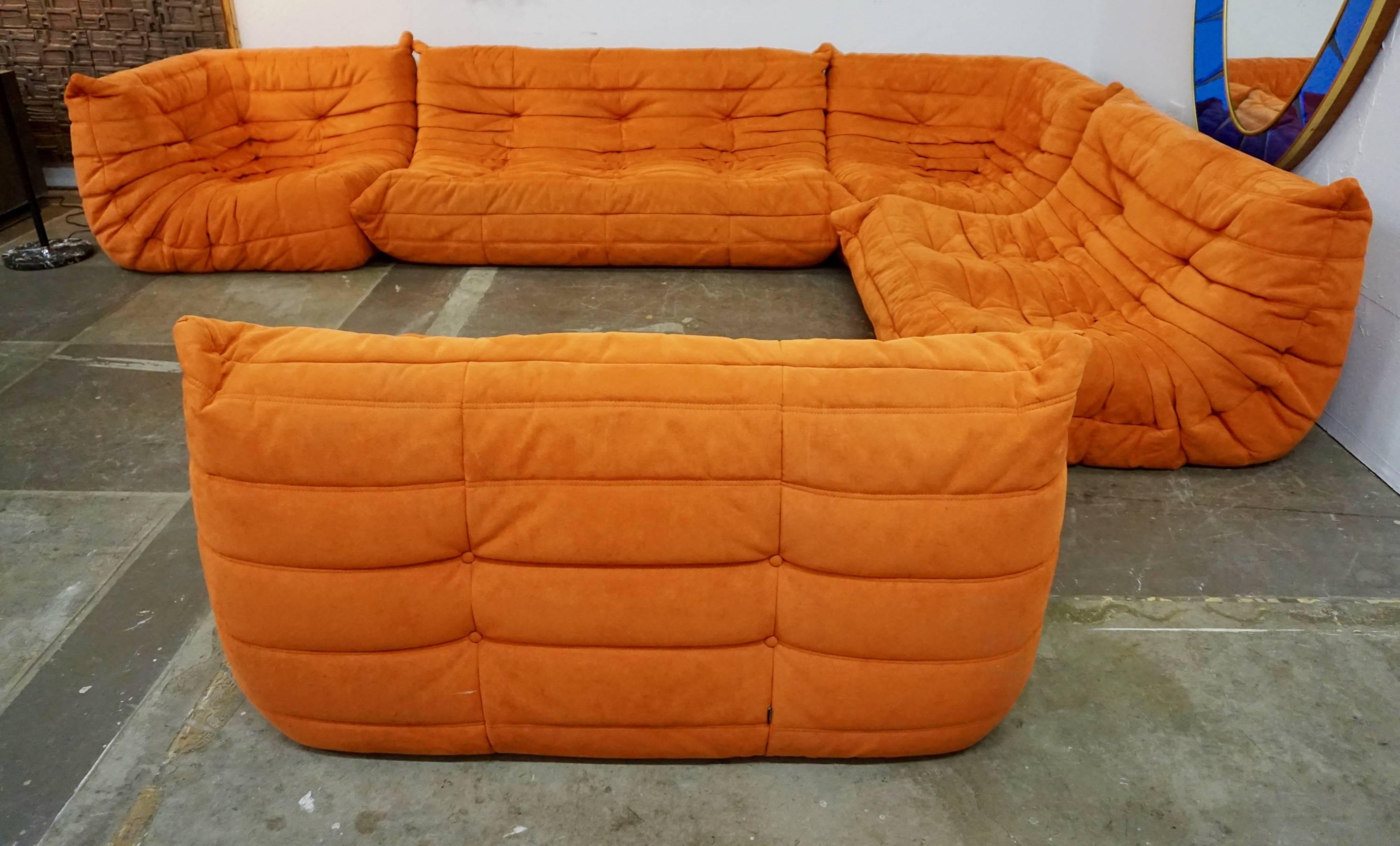 Five-section modular sofa in orange microfiber ultrasuede. Consisting of one three-seat measuring 67