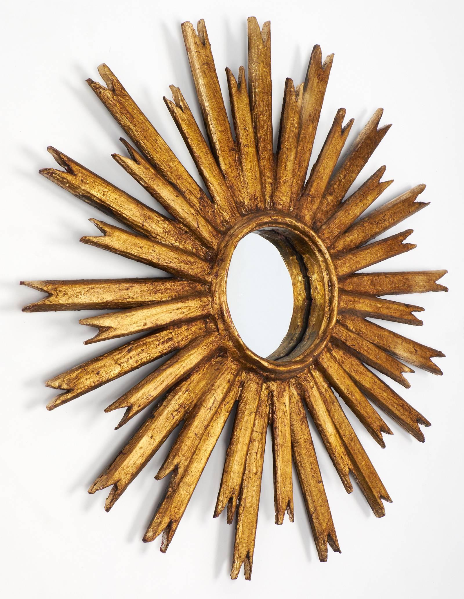 Spanish Vintage Carved Giltwood Sunburst Mirror In Good Condition In Austin, TX