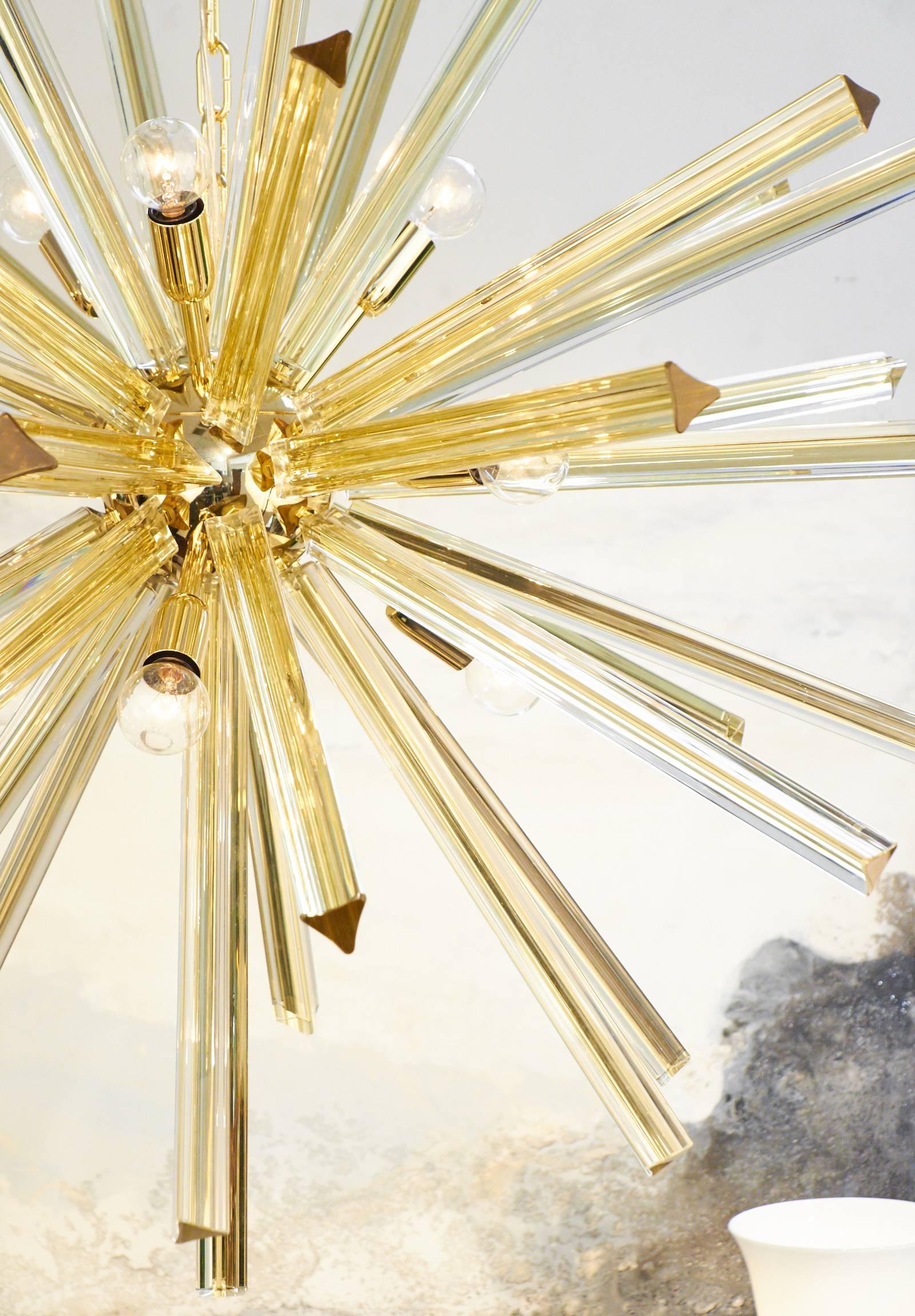 Lustre Spoutnik en verre de Murano ambré « Triedri » par A.Don en vente 3