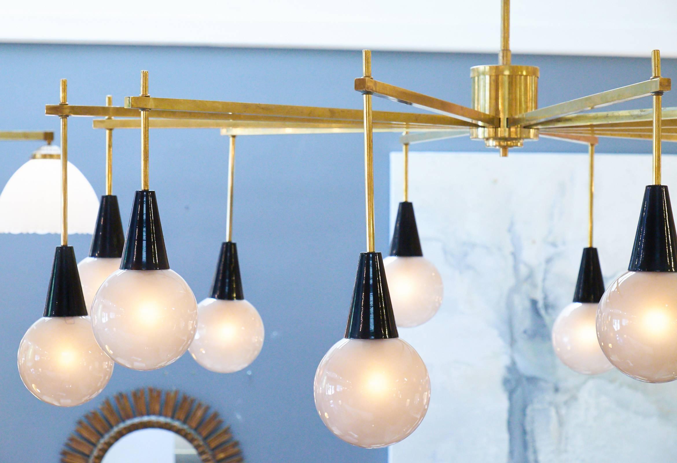 Italian Mid-Century Modern Brass and Murano Glass Chandelier For Sale
