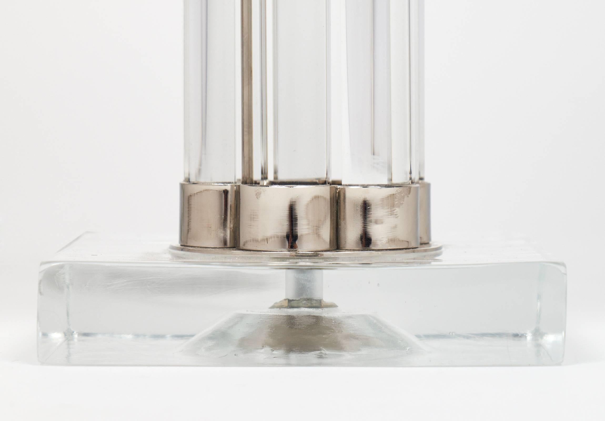 Paire de lampes de table modernistes en verre de Murano avec tube et chrome en vente 2