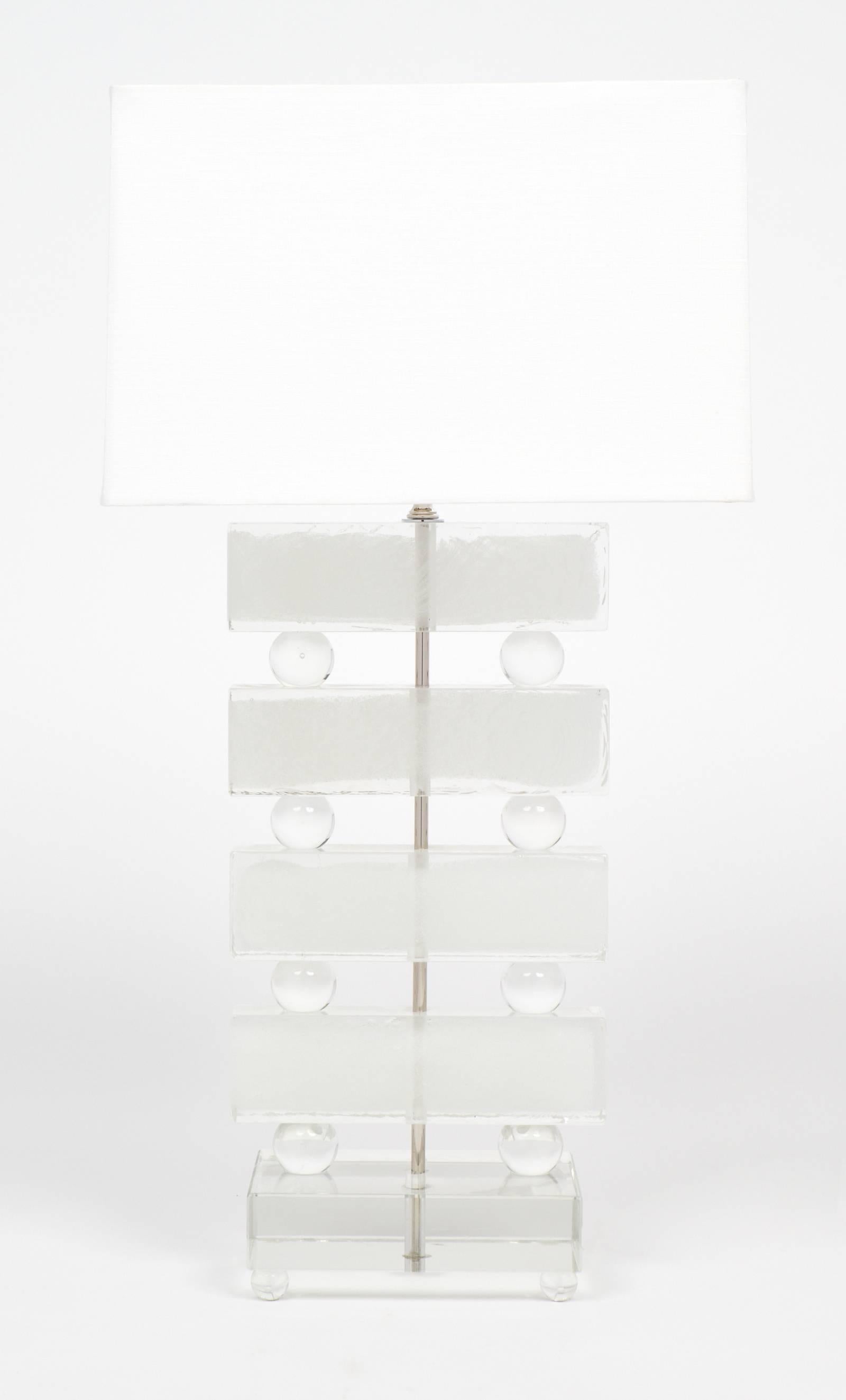 Moderne Paire de lampes de bureau en verre de Murano dépoli en vente