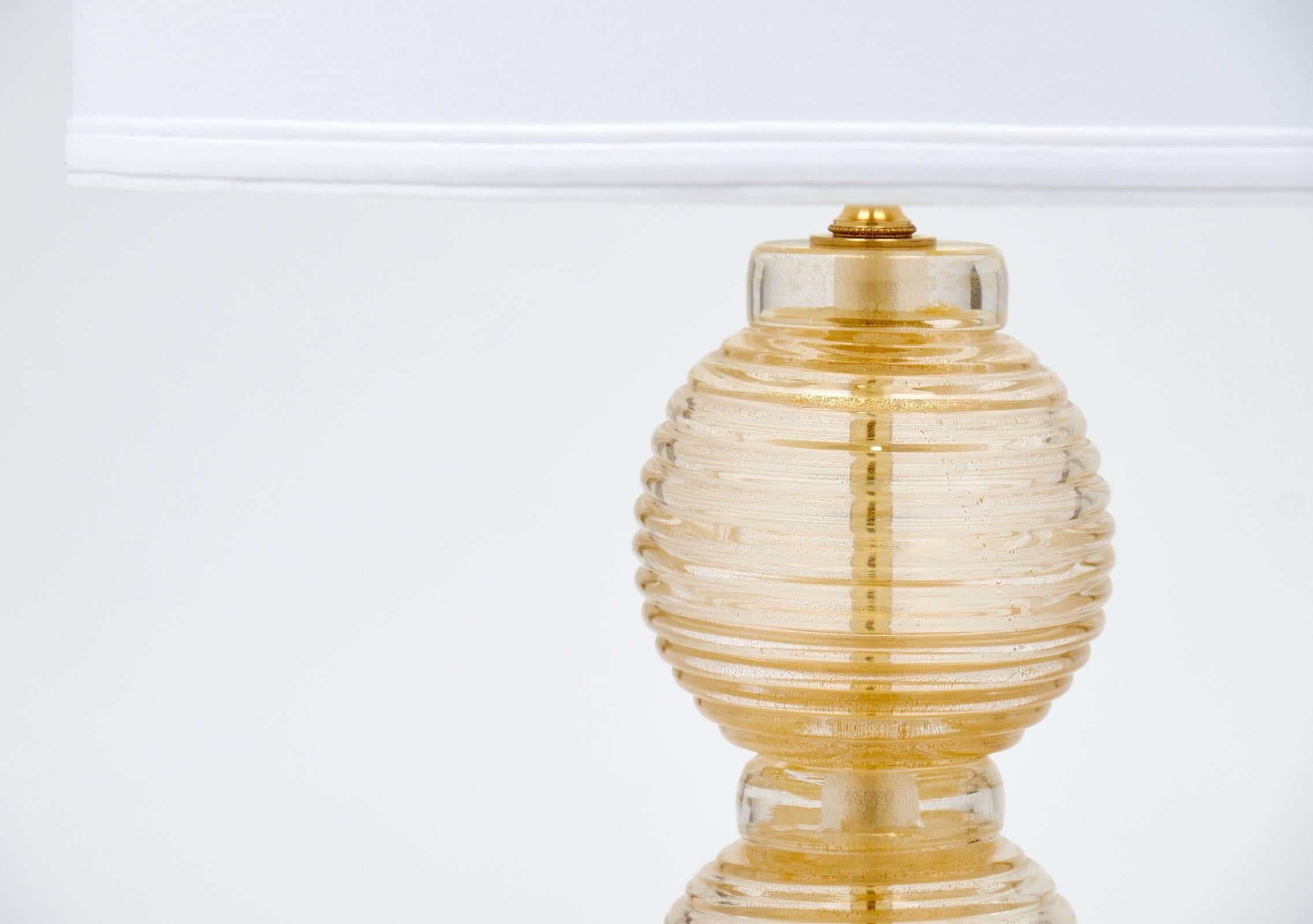 Paar geriffelte Muranoglas-Tischlampen 