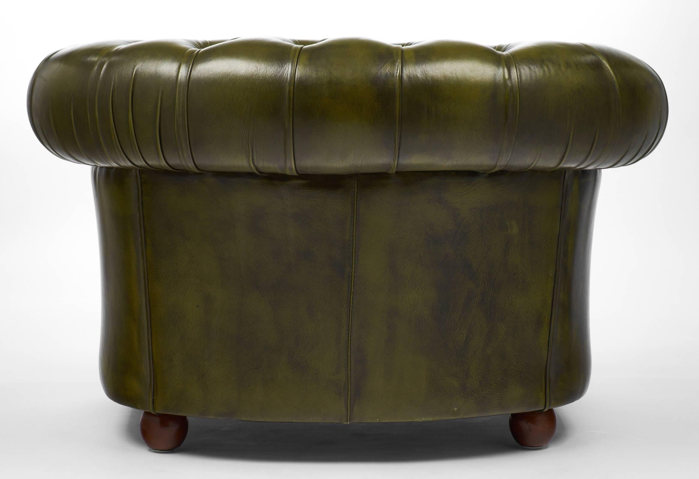 Vintage Green Leather Chesterfield Club Chair In Excellent Condition In Austin, TX