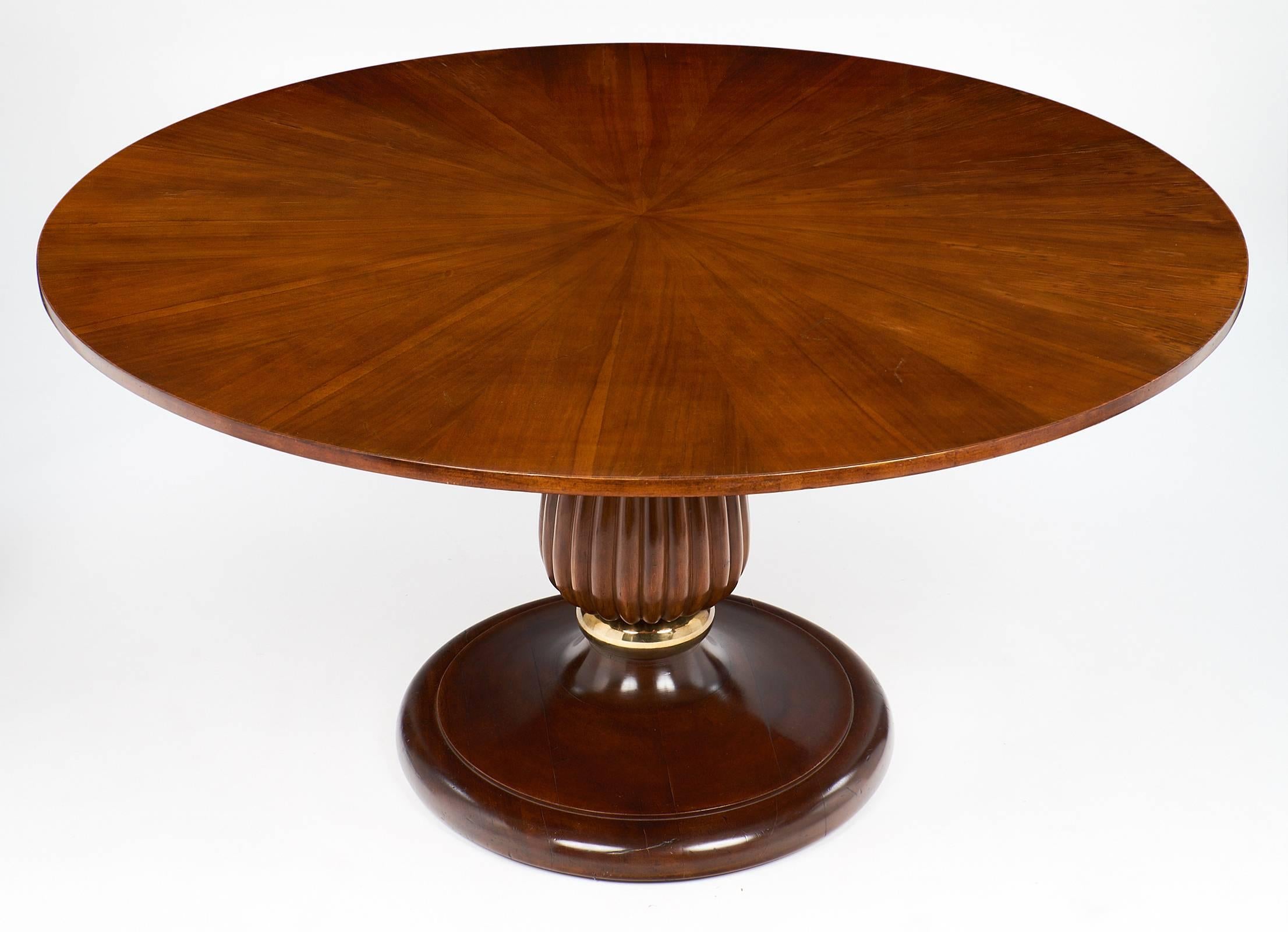 Mid-Century Italian Walnut Table Style of Paolo Buffa In Excellent Condition In Austin, TX