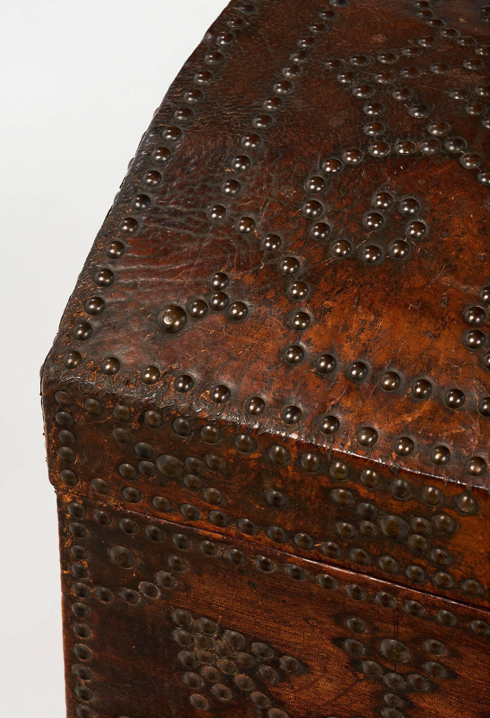 Napoleon III Period 19th Century French Leather Box In Excellent Condition In Austin, TX