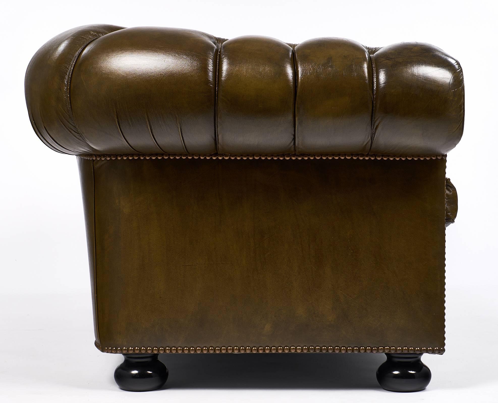 English Vintage Chesterfield Leather Sofa 2