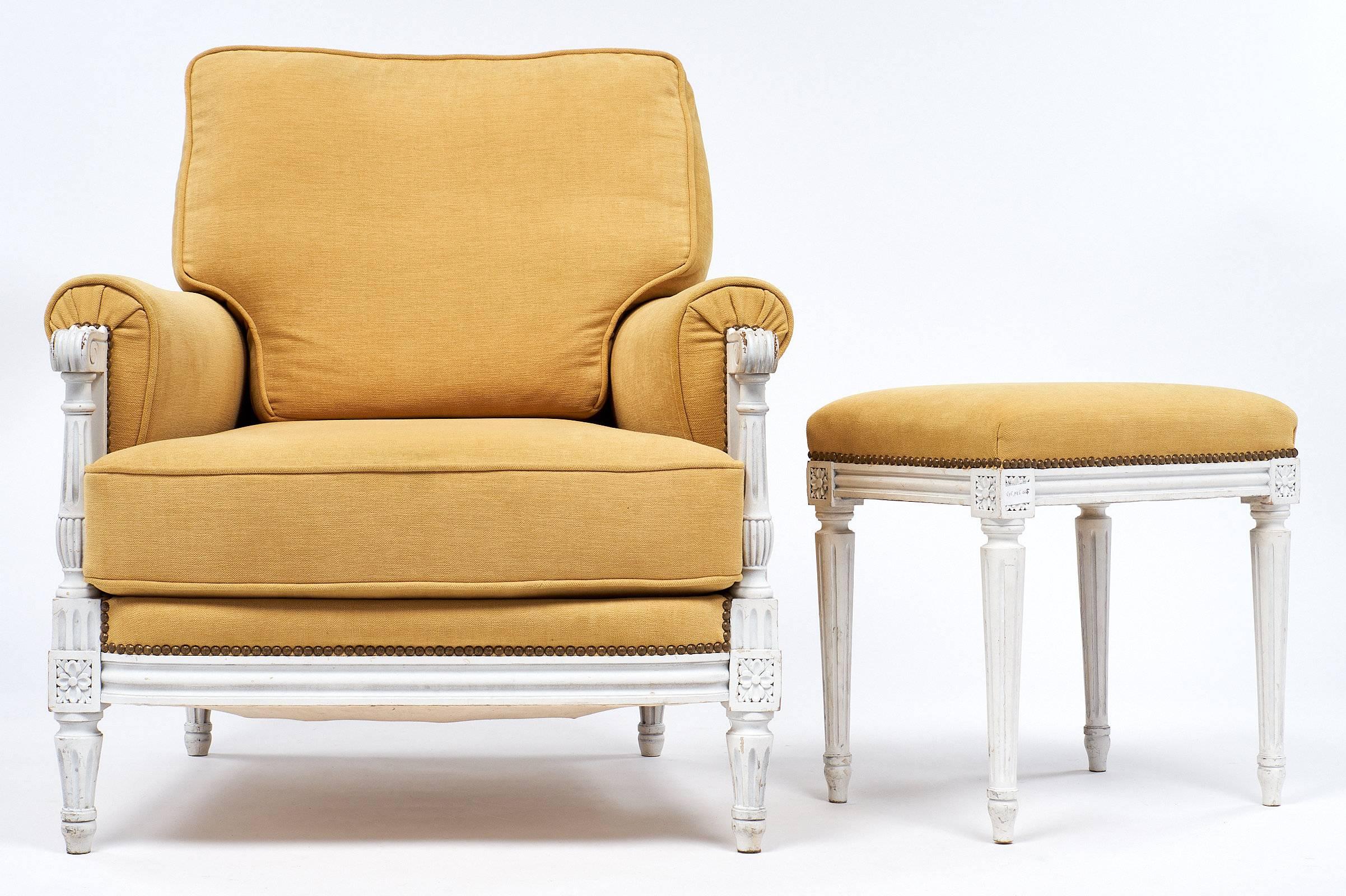 French Louis XVI Style Bergéres with Footstools In Excellent Condition In Austin, TX