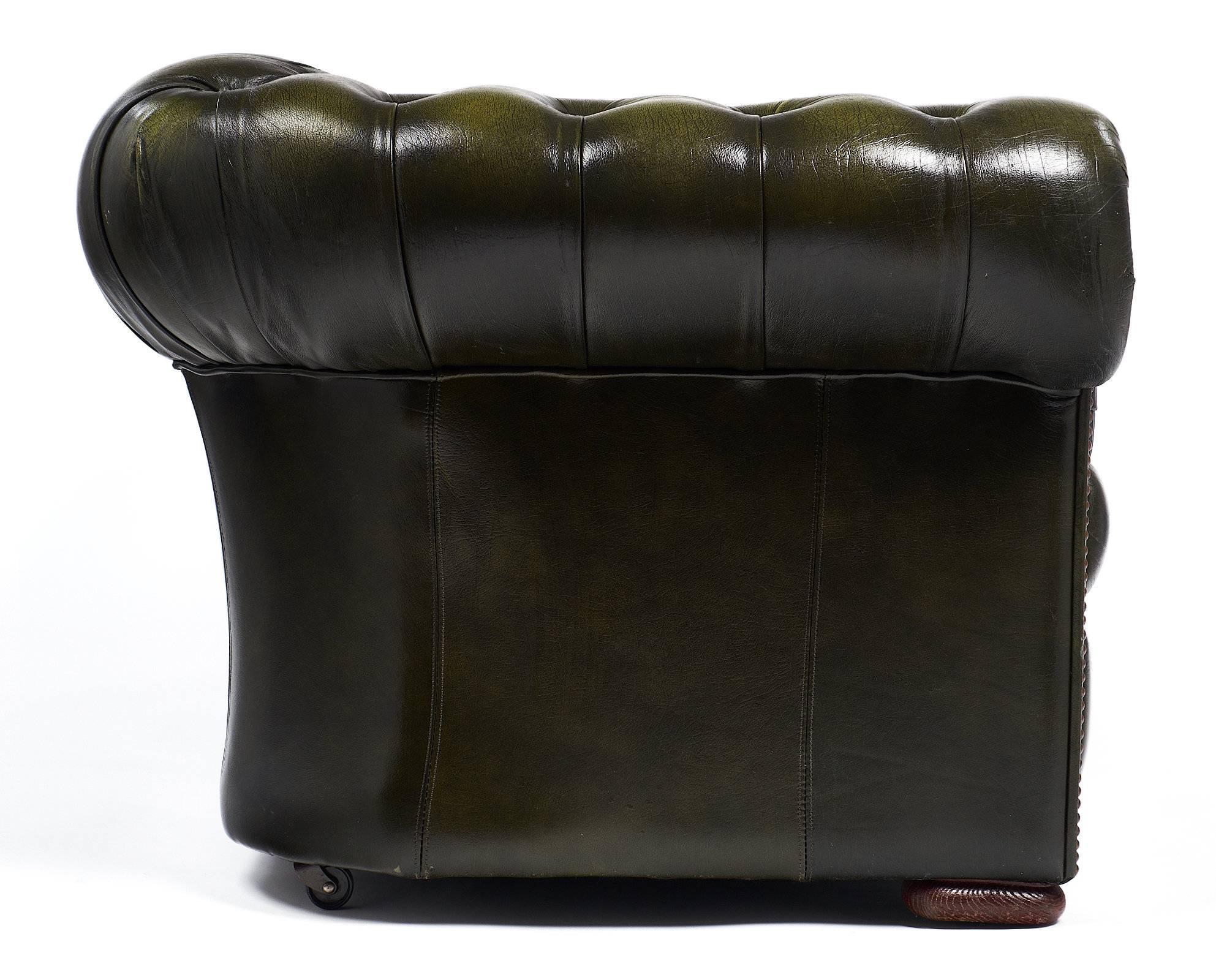 Green Leather Vintage Chesterfield Sofa In Excellent Condition In Austin, TX