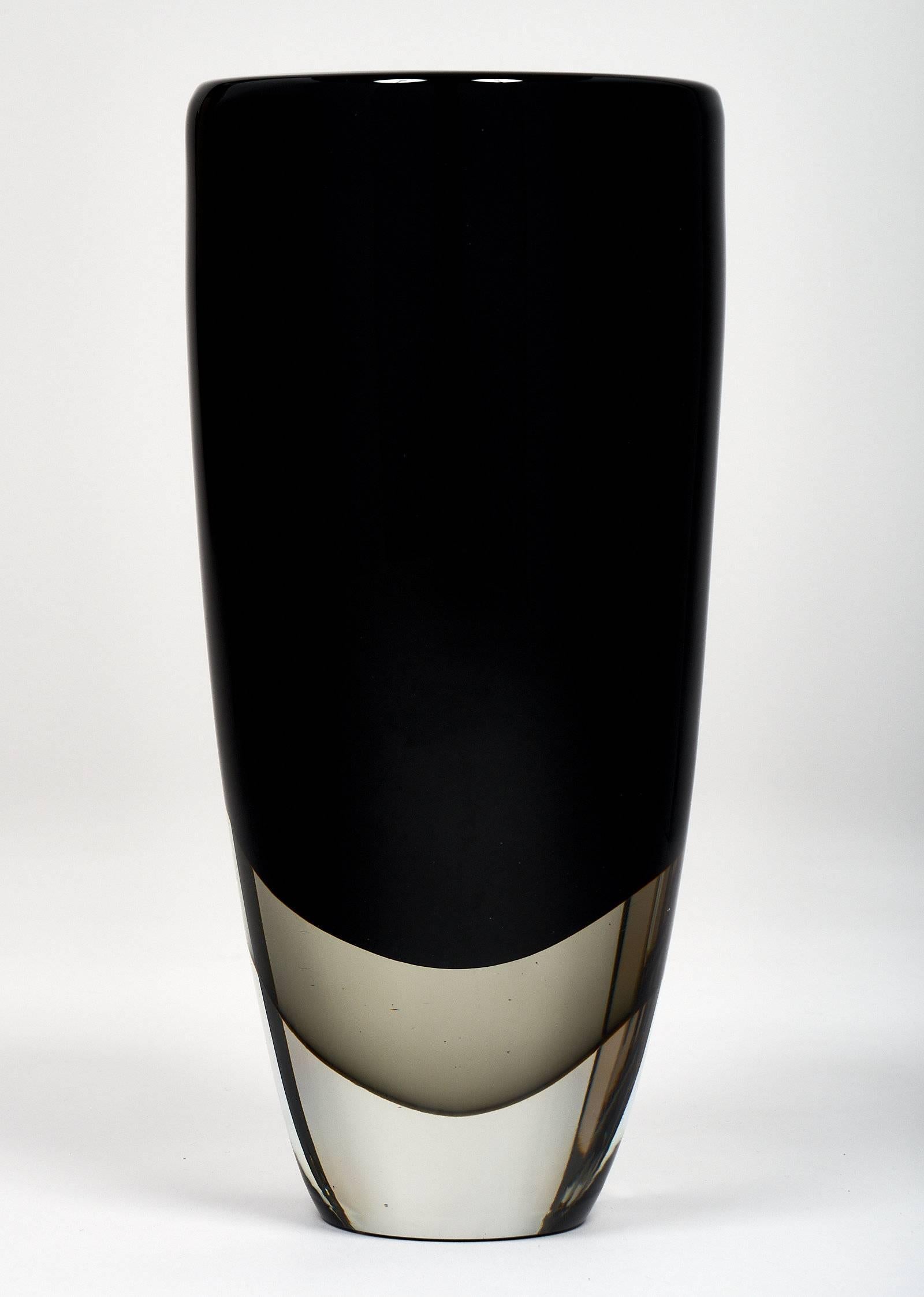 Murano Glass “Sommerso” Black Vase In Excellent Condition In Austin, TX
