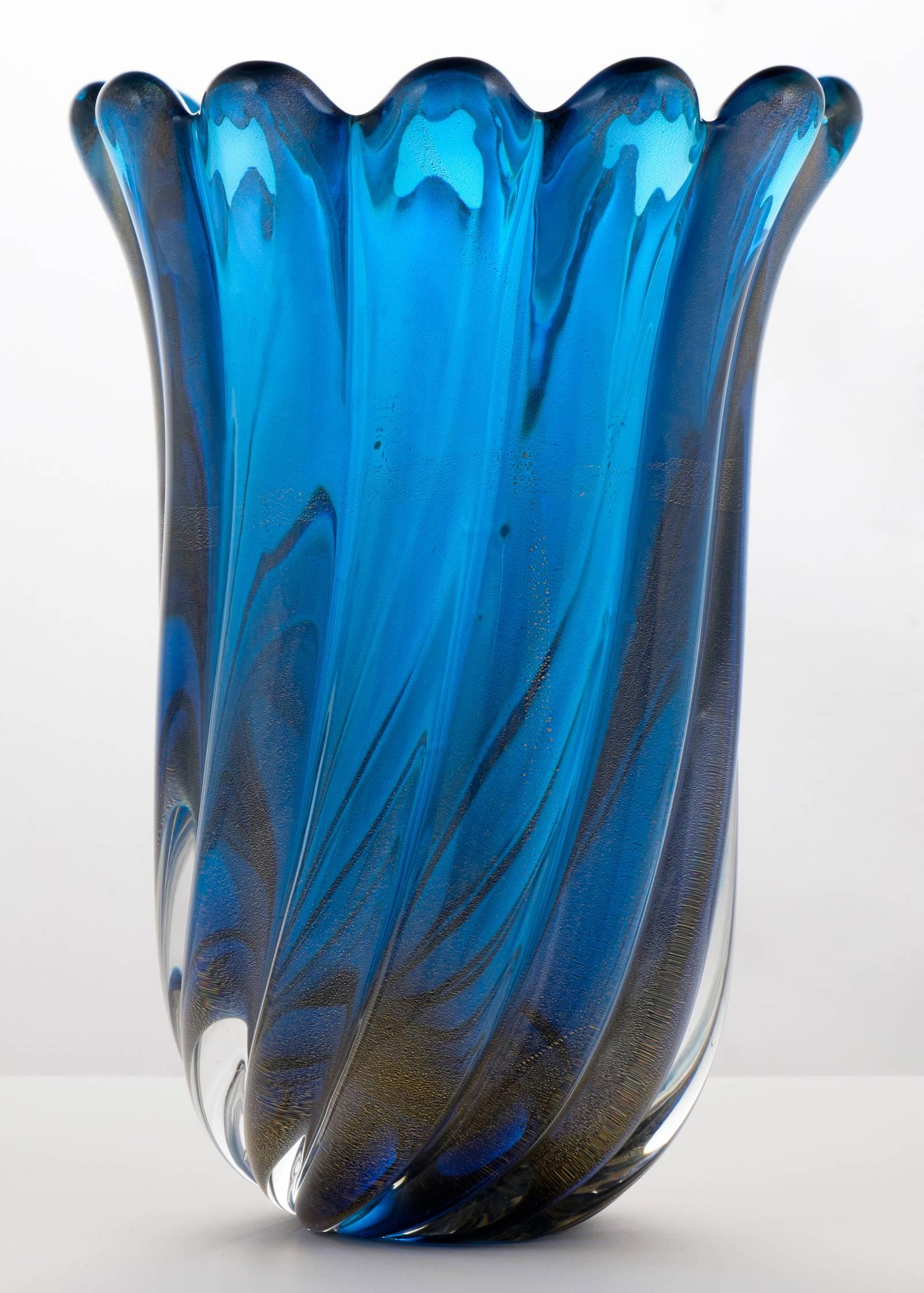 Handblown Murano glass vase in cobalt blue with 23-karat 