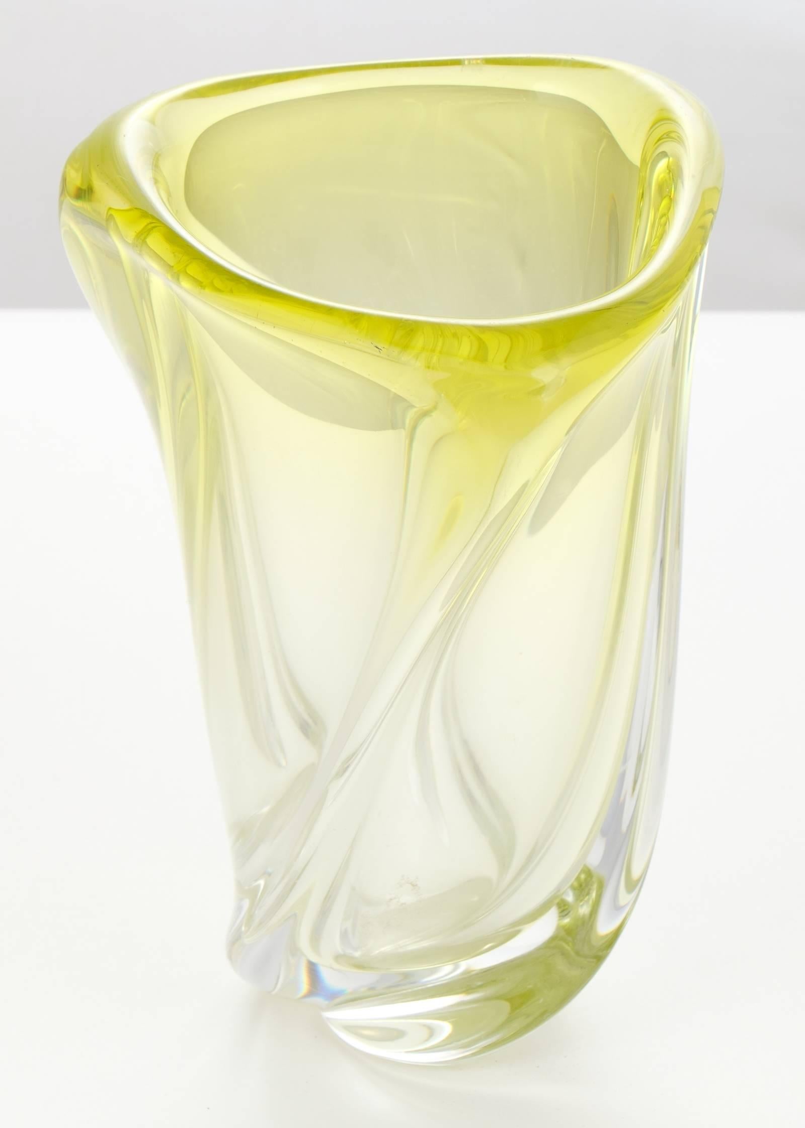 Vintage Handblown Murano Ombré Citron Glass Vase In Excellent Condition In Austin, TX