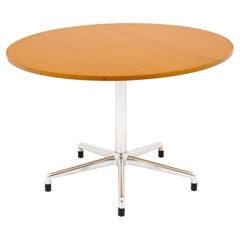 French Mid-Century Table in the style of Knoll