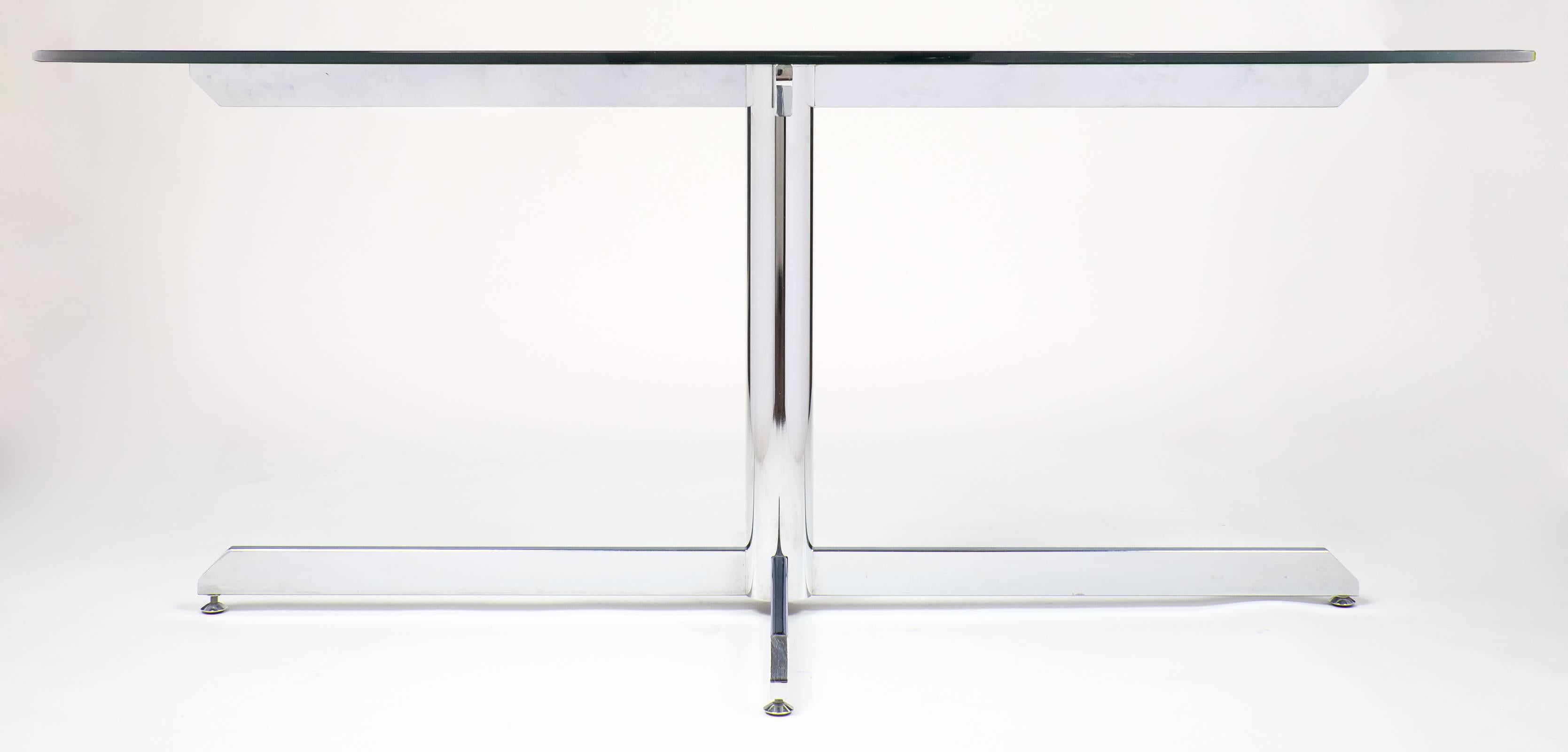 French Modernist Oval Glass and Chrome Knoll Style Dining Table In Good Condition In Austin, TX