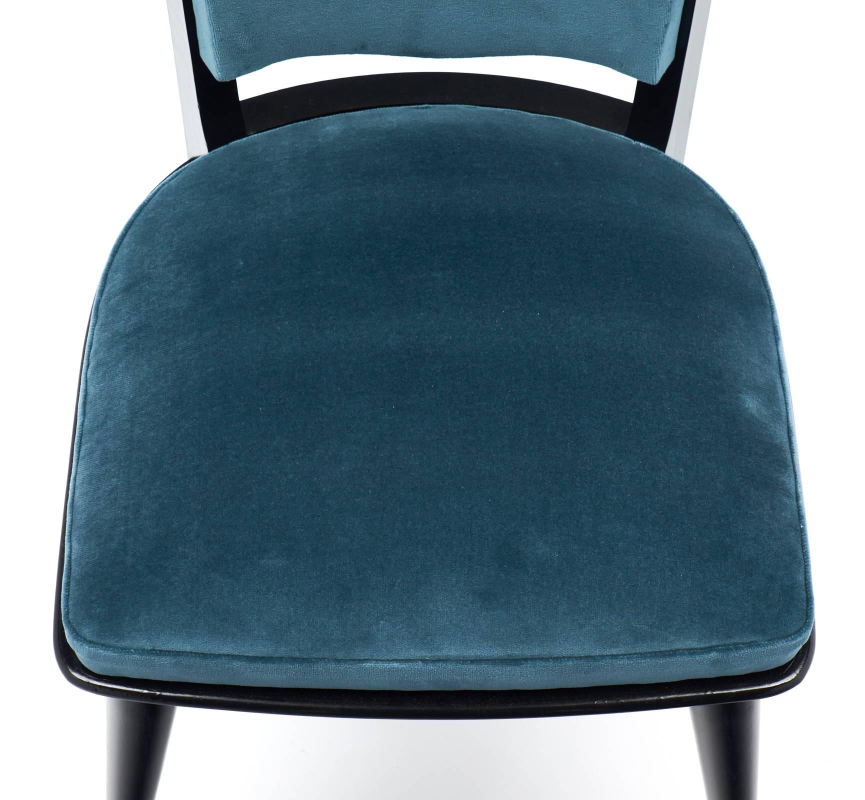 Mid-Century Modern Period Set of Six Teal Velvet Dining Chairs In Excellent Condition In Austin, TX