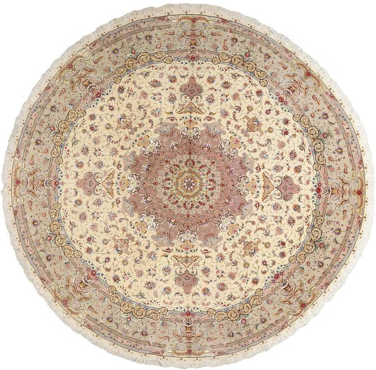 Round Vintage Tabriz Persian Rug For Sale at 1stdibs
