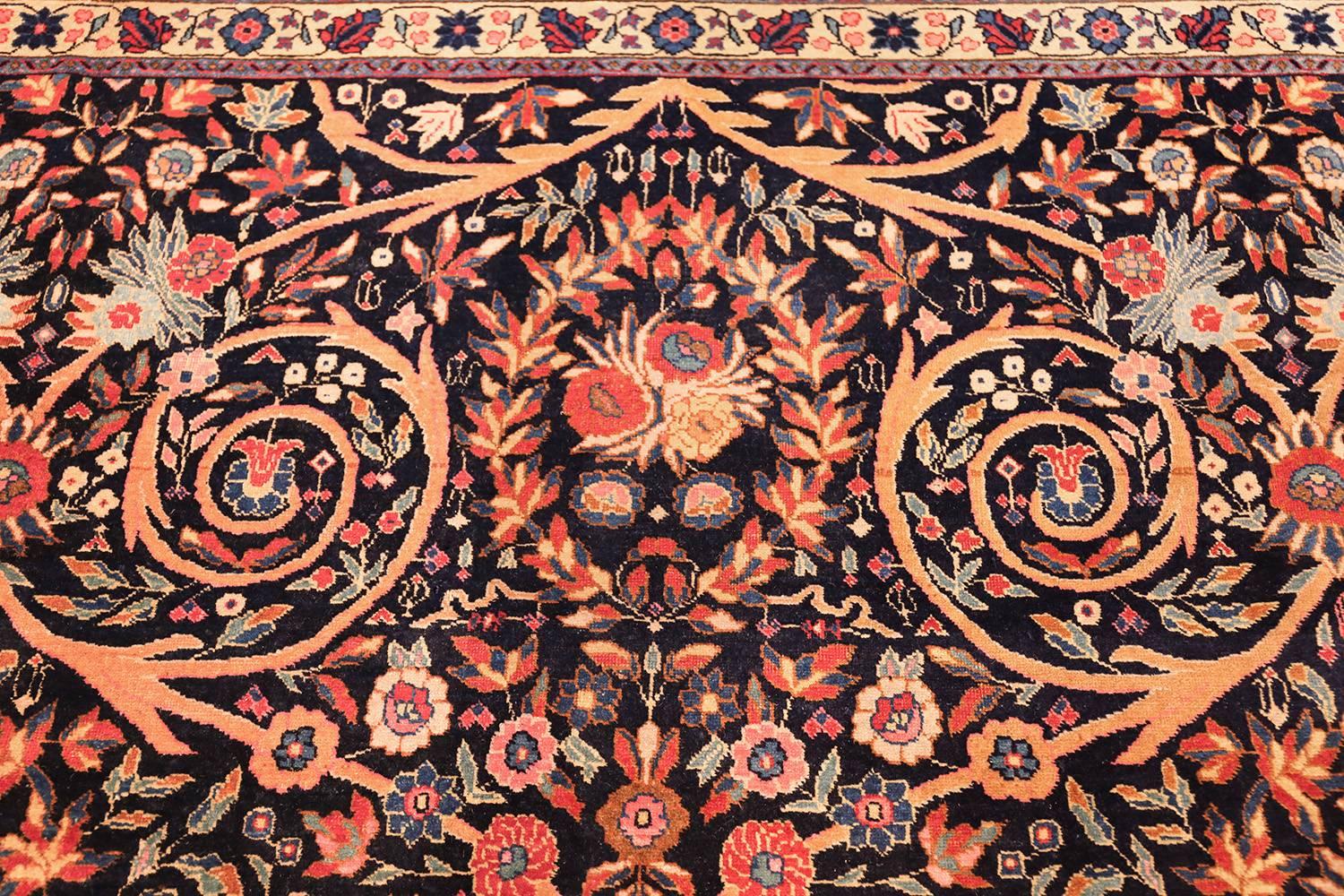 Beautiful Antique Persian Tabriz Carpet. Size: 11 ft x 14 ft 3 in 1