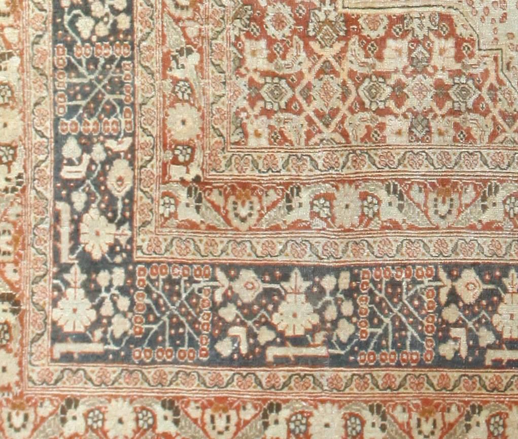Beautiful Fine Antique Persian Tabriz Rug. Size: 8 ft x 10 ft 8 in In Good Condition In New York, NY
