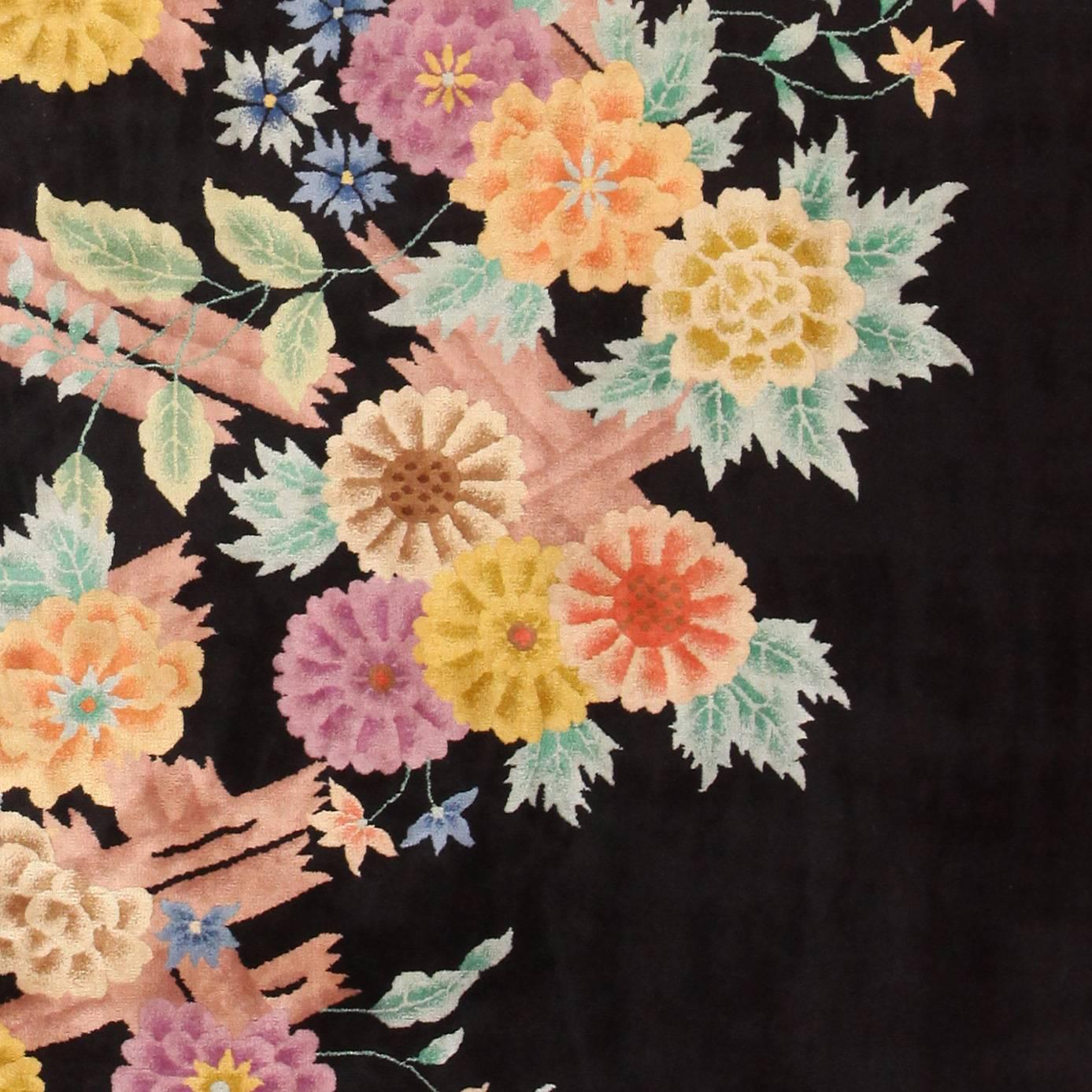 Black Floral Art Deco Chinese Rug In Good Condition In New York, NY