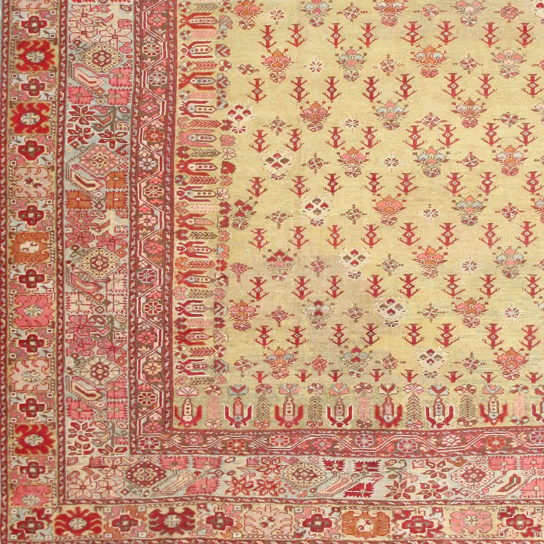 Breathtaking Antique Turkish Ghiordes Rug In Good Condition In New York, NY