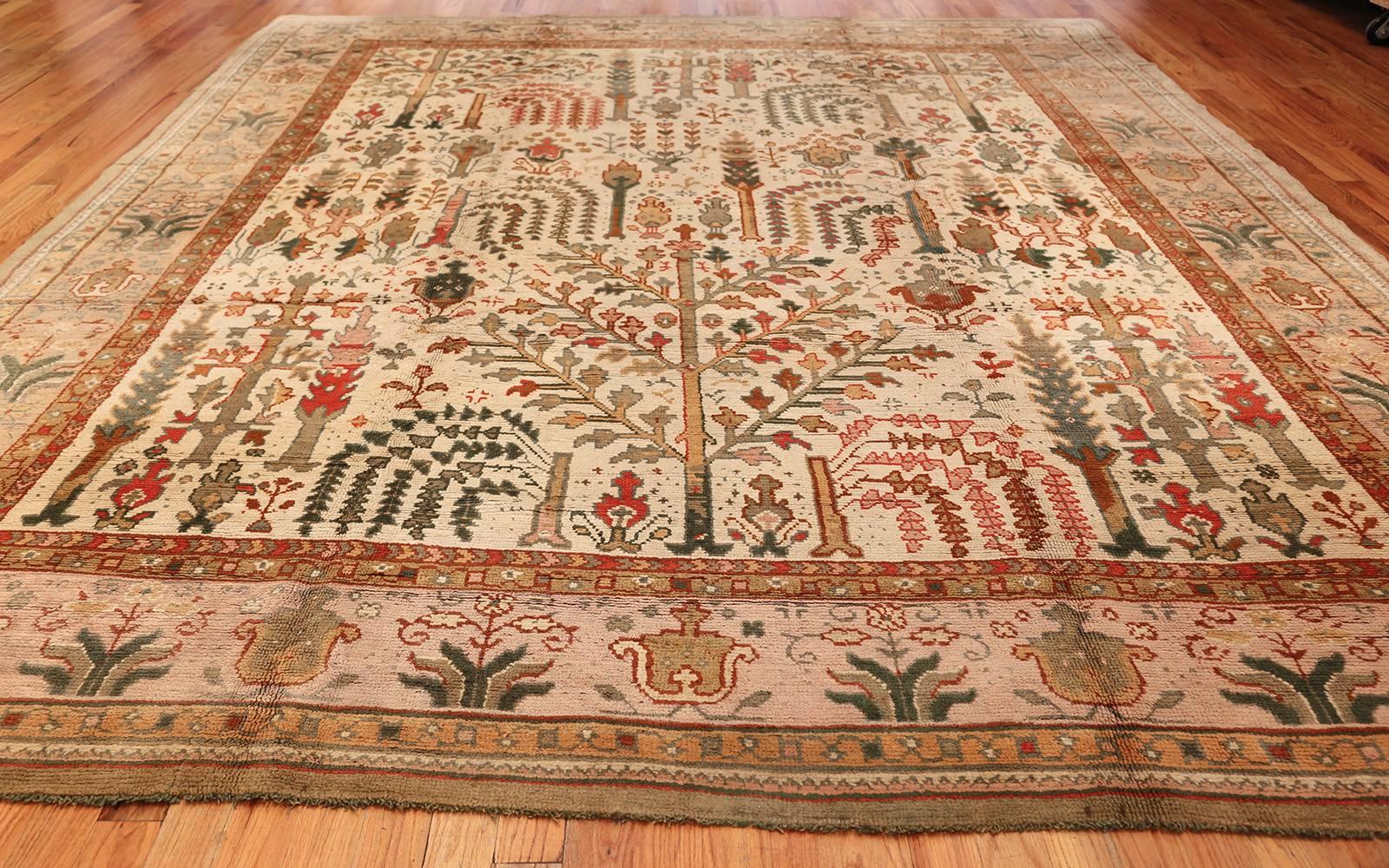 Early 20th Century Beautiful Ivory Background Antique Turkish Oushak Carpet