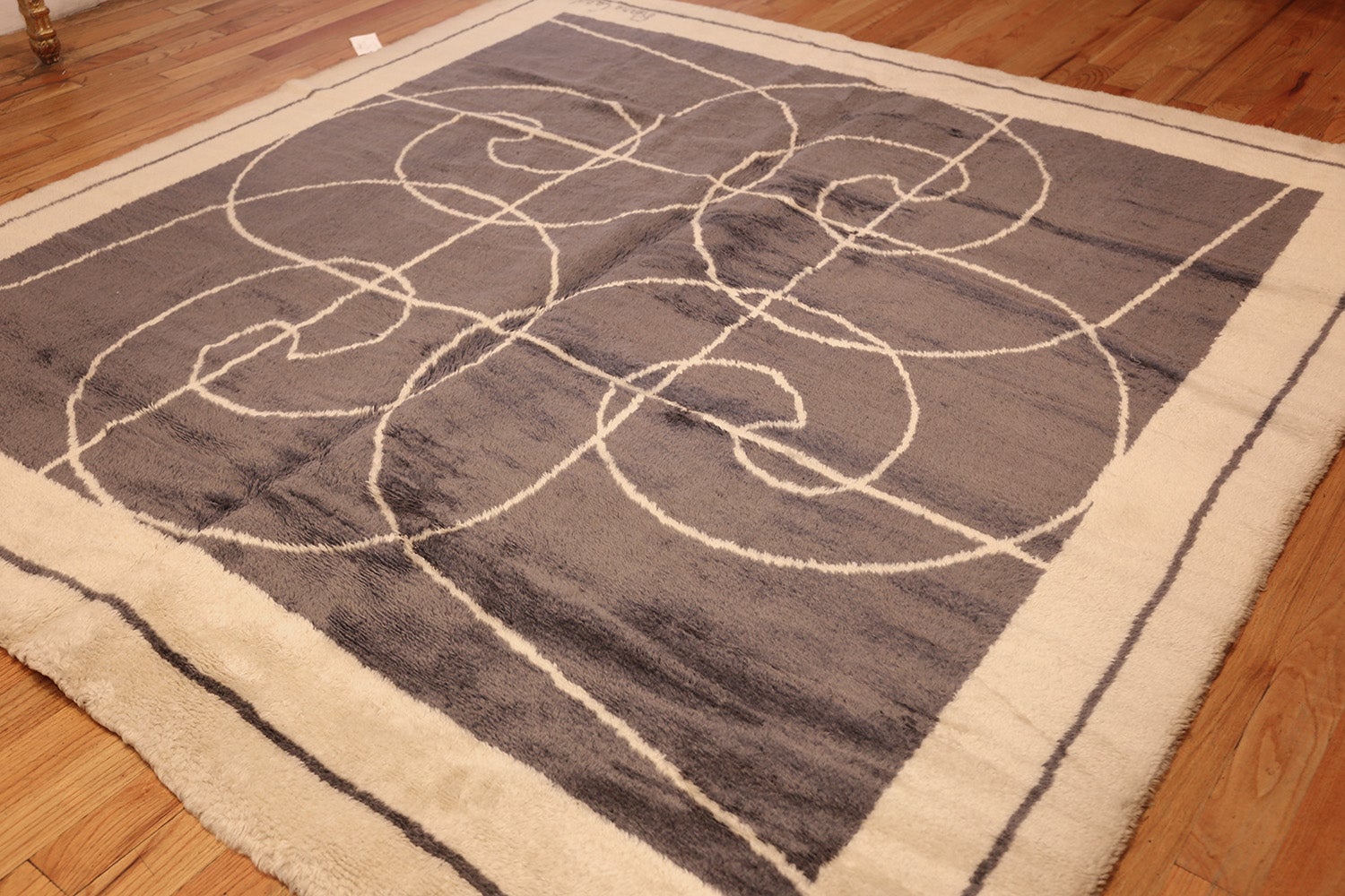 Square Size Mid Century Rug By Pierre Cardin Im Angebot Bei 1stdibs