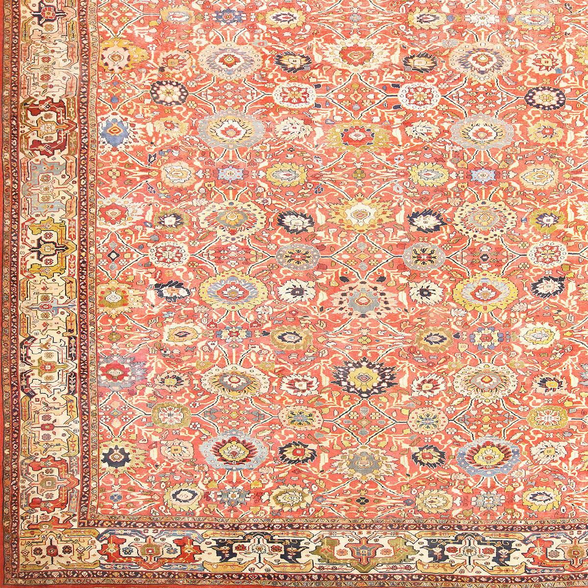 Antique Sultanabad Rug In Excellent Condition In New York, NY